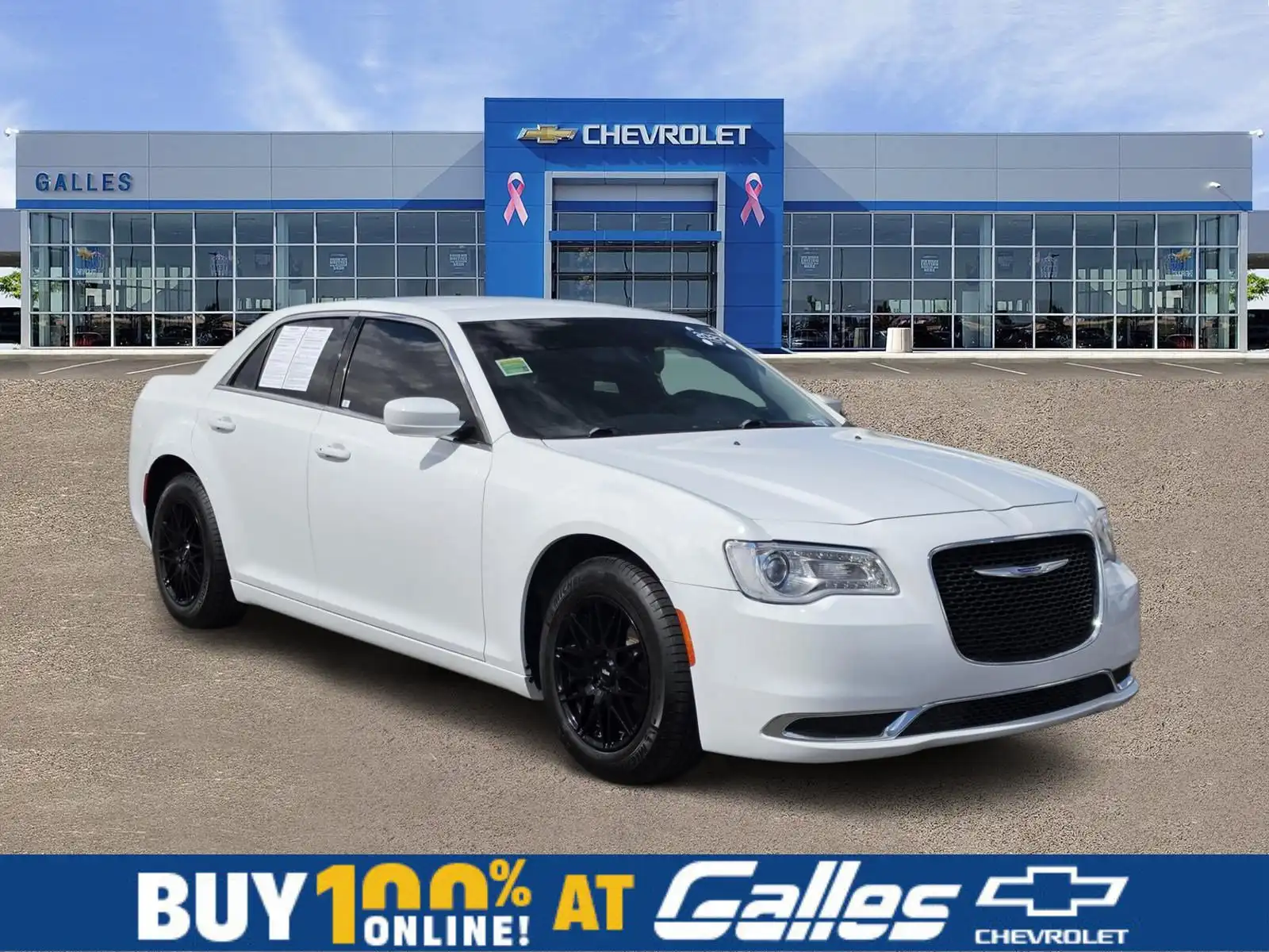 2023 Chrysler 300 Touring's photo