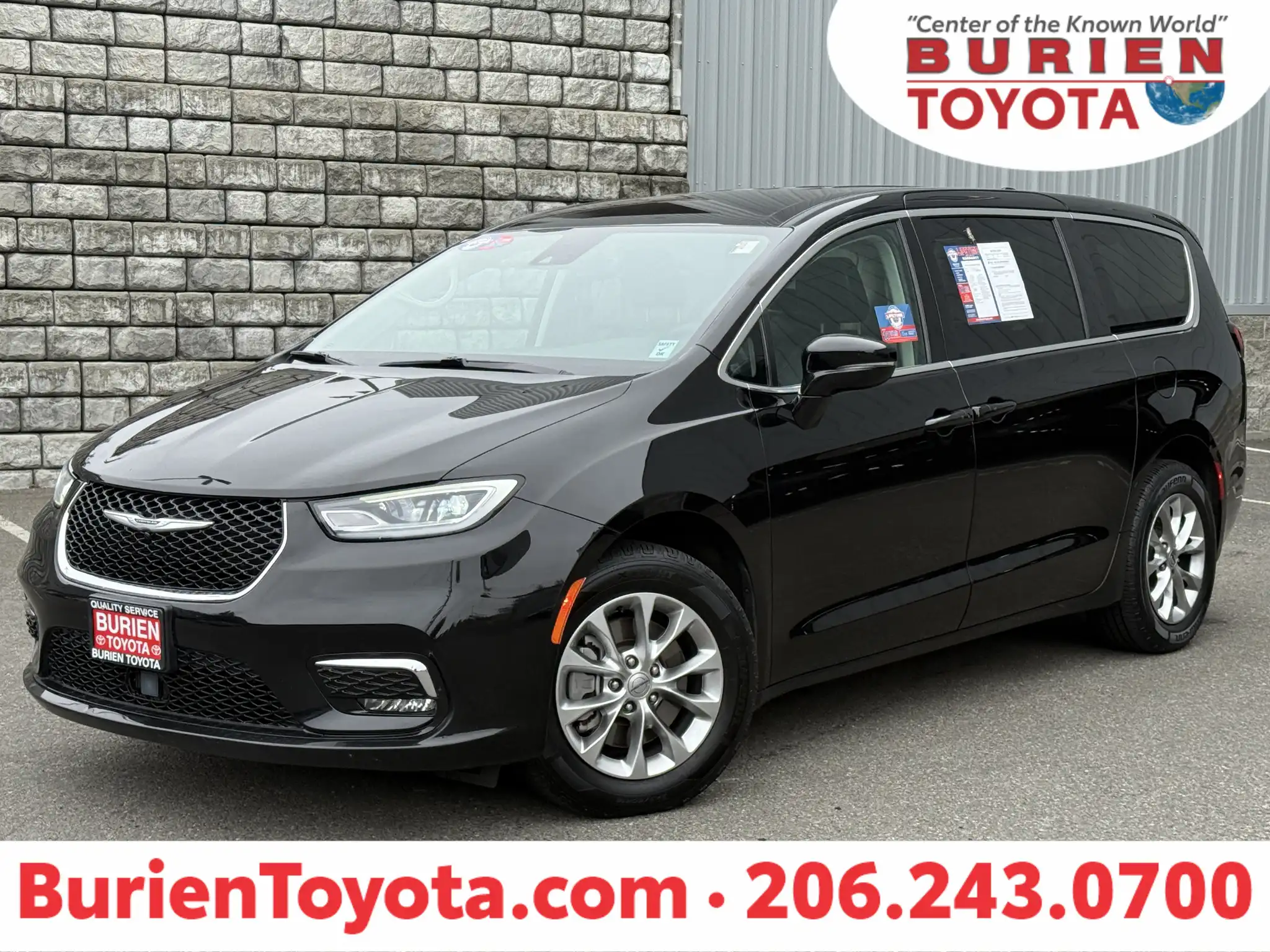 2024 Chrysler Pacifica Touring L AWD's photo