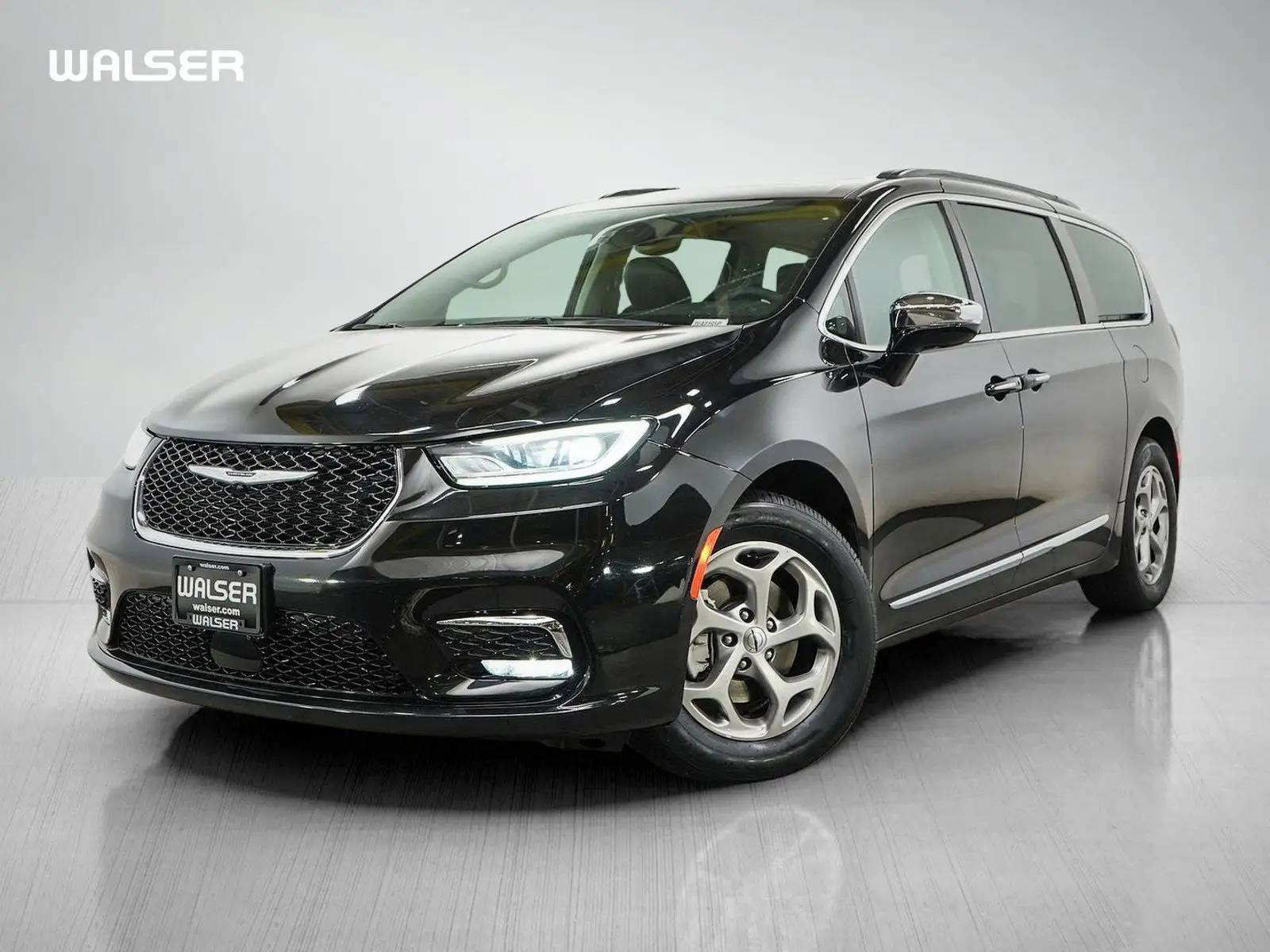 2023 Chrysler Pacifica Limited photo 1