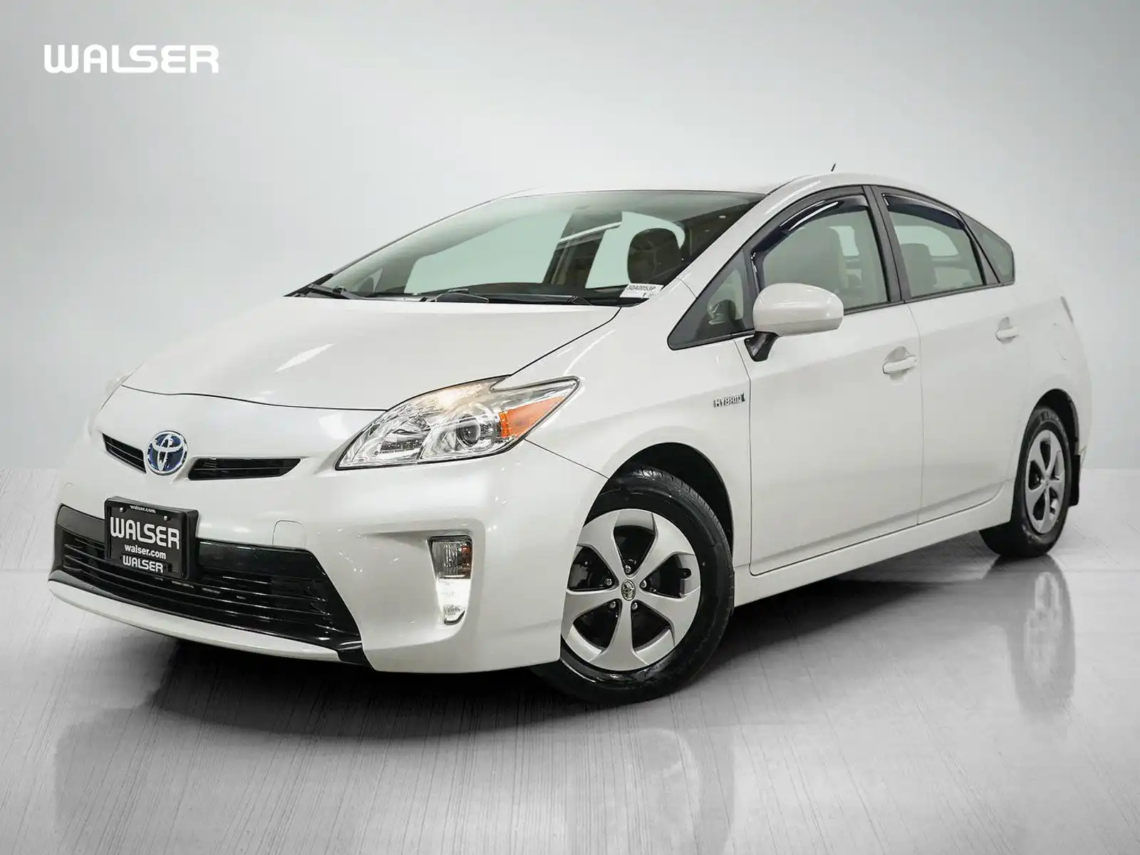 2015 Toyota Prius Two's photo