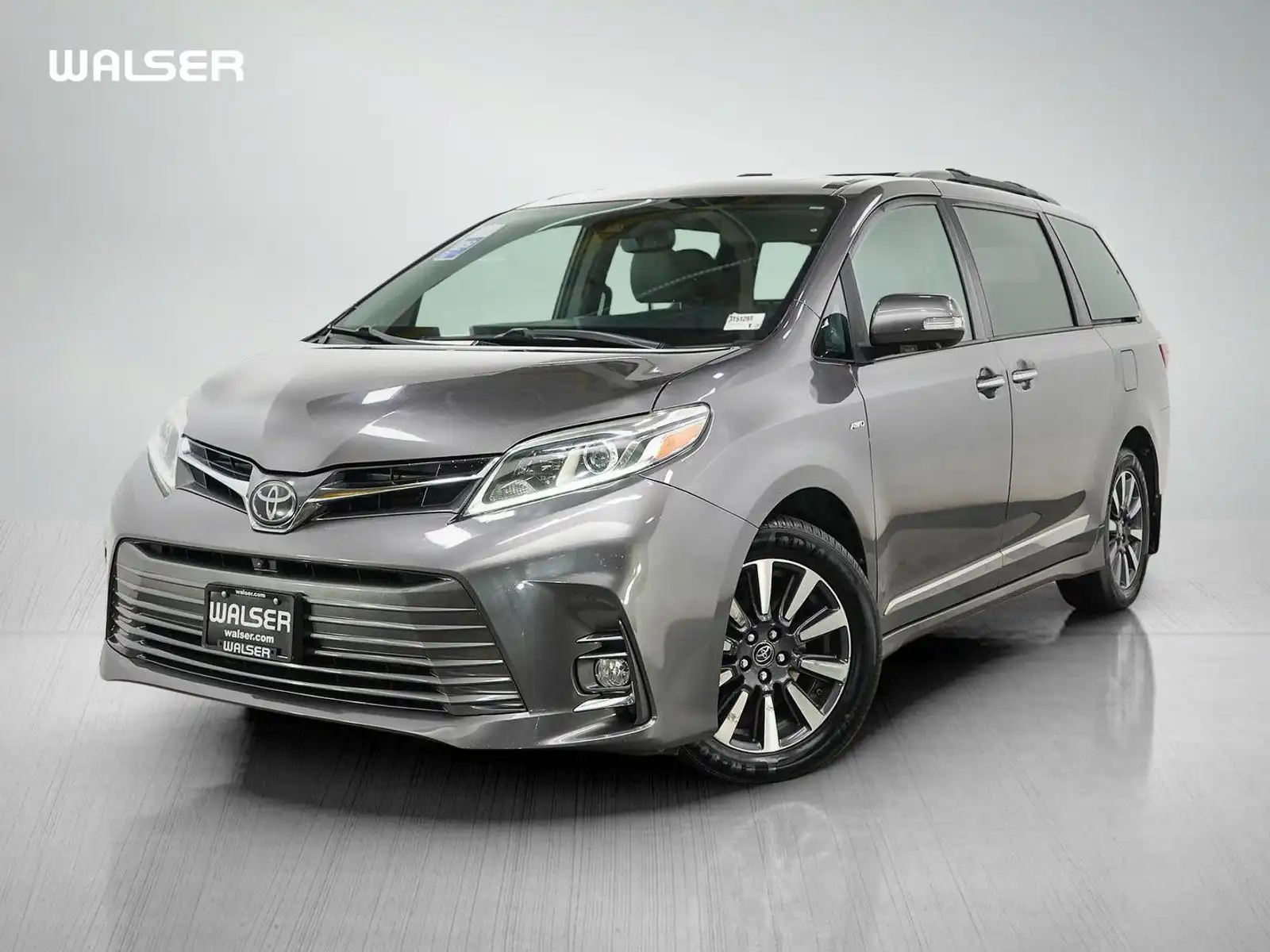 2018 Toyota Sienna Limited V6 AWD 7-Passenger's photo