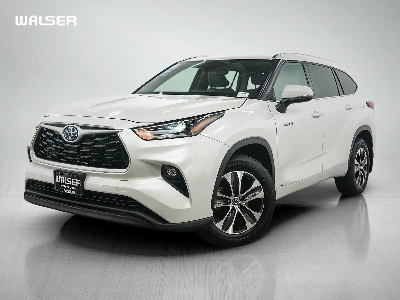 2021 Toyota Highlander XLE Hybrid 4WD's photo