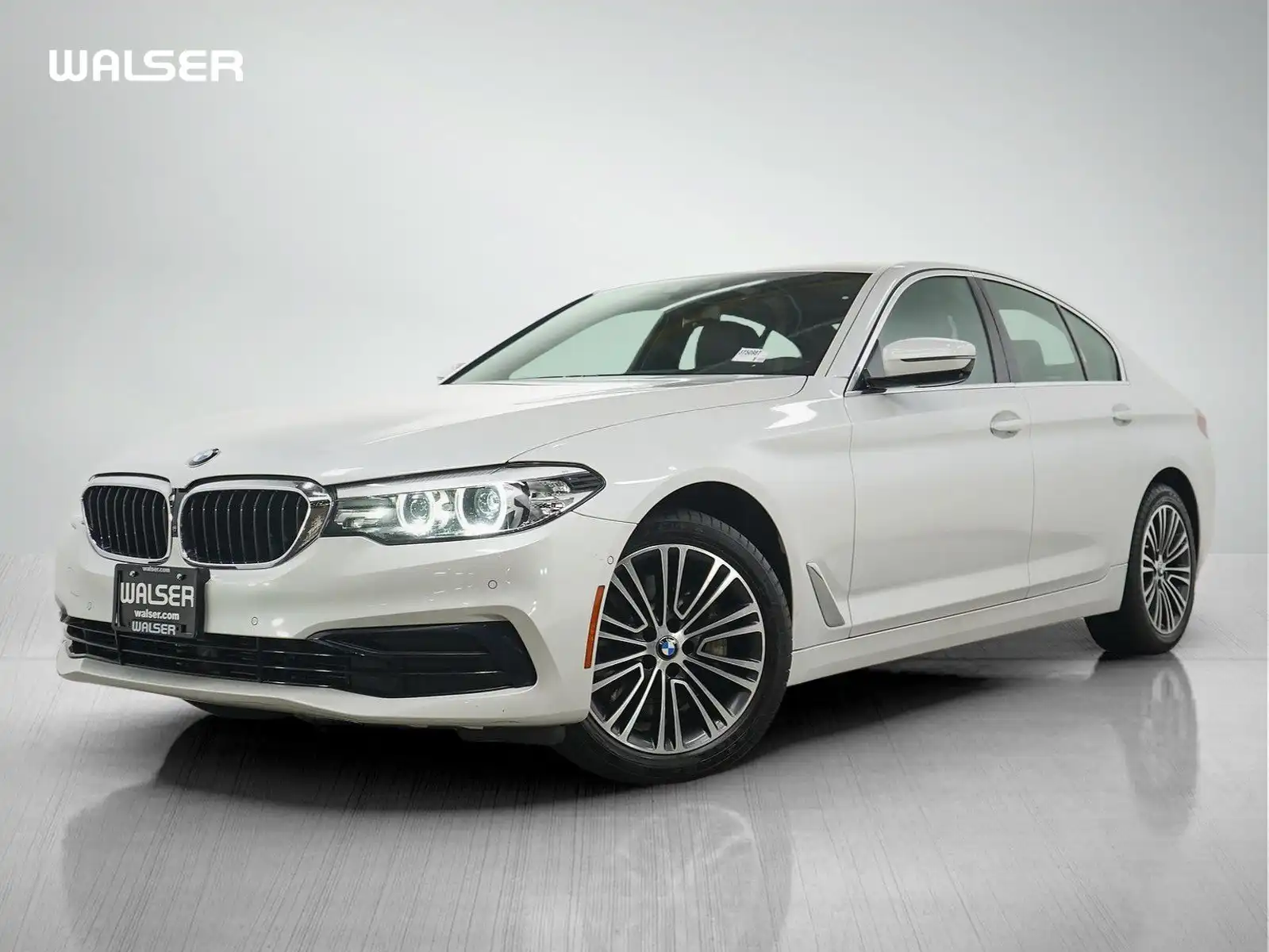 2020 BMW 5 Series 530i xDrive Sedan's photo