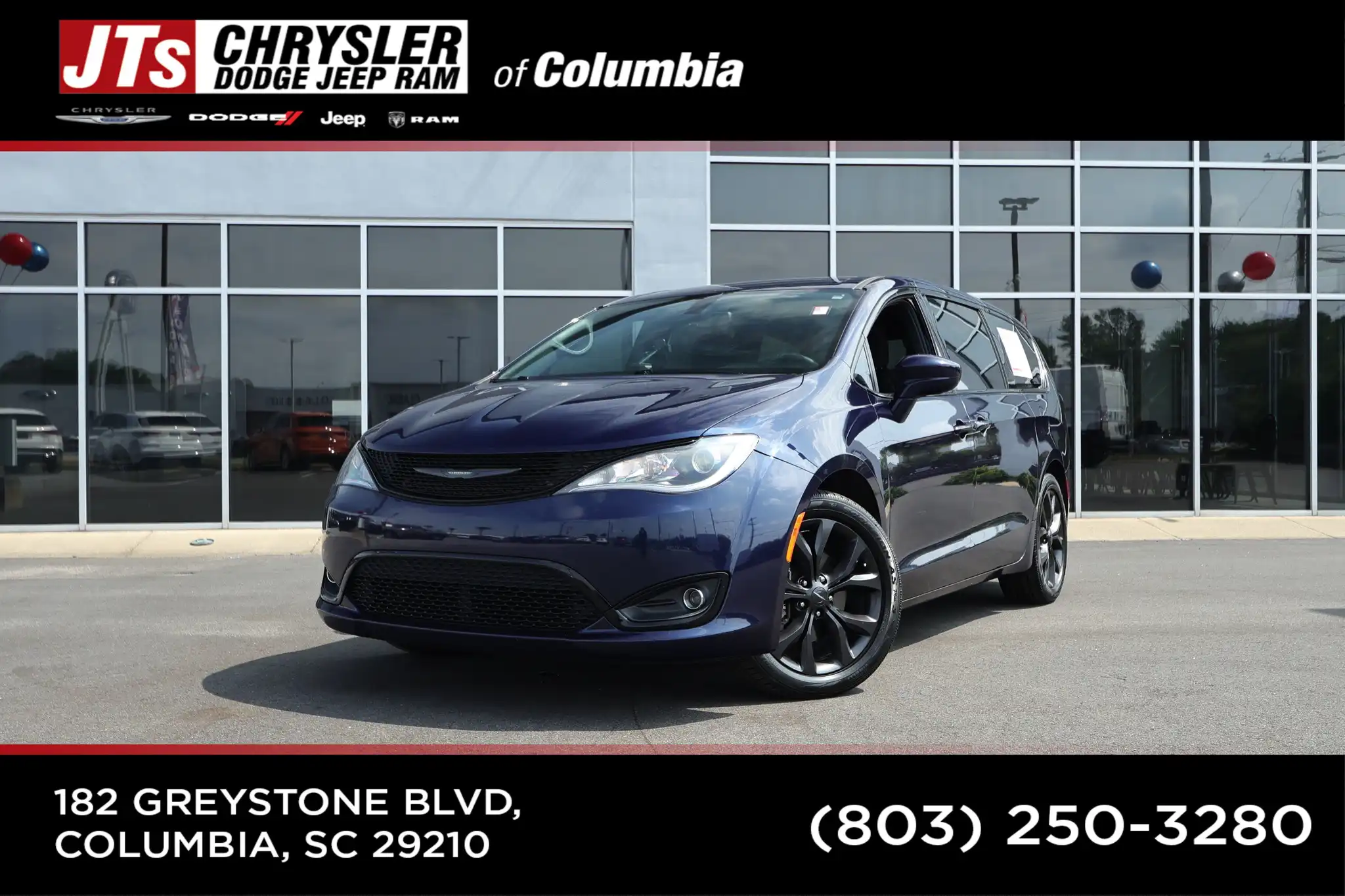 2019 Chrysler Pacifica Touring Plus's photo