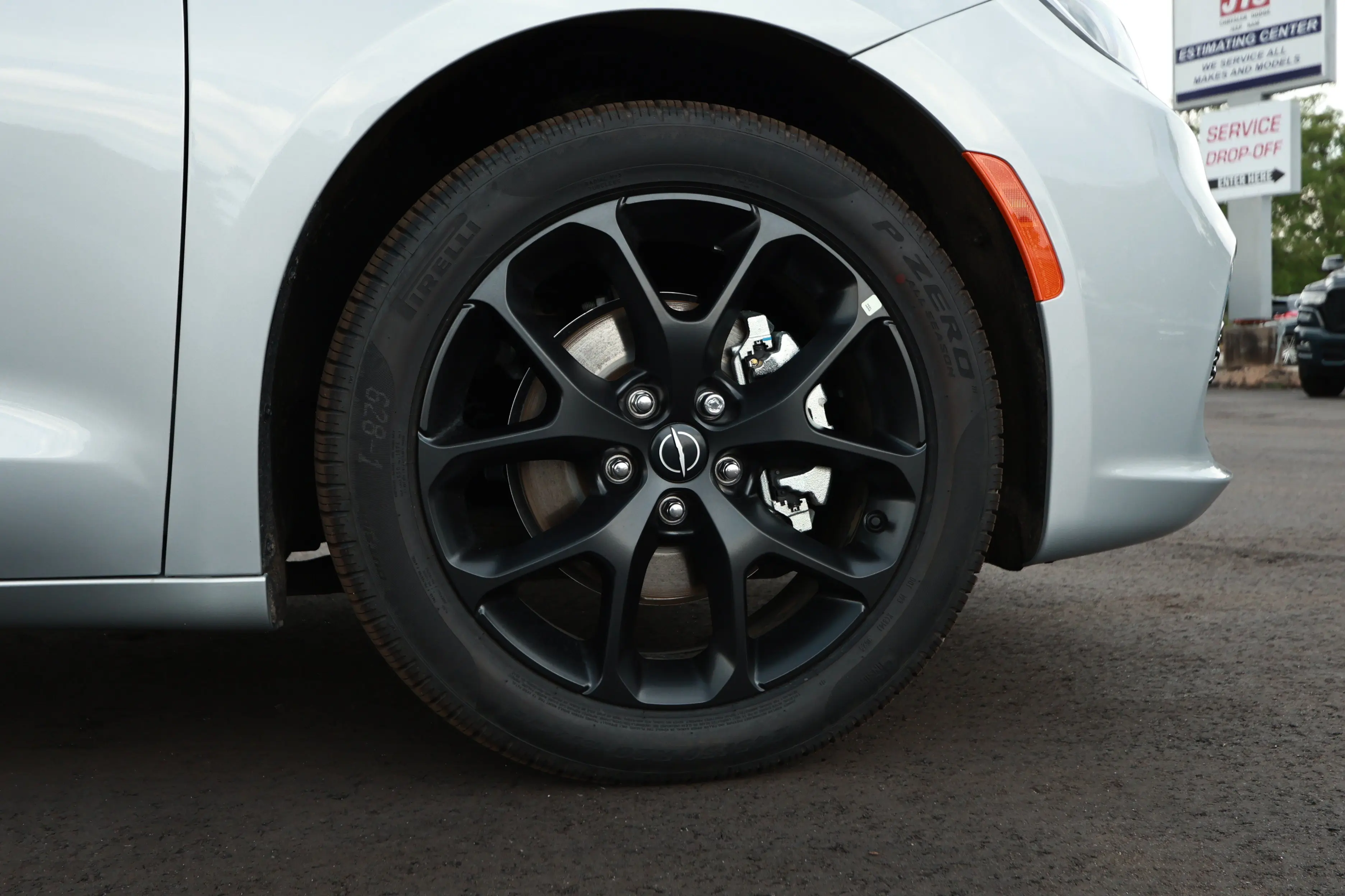 2026 Chrysler Pacifica Select photo 5