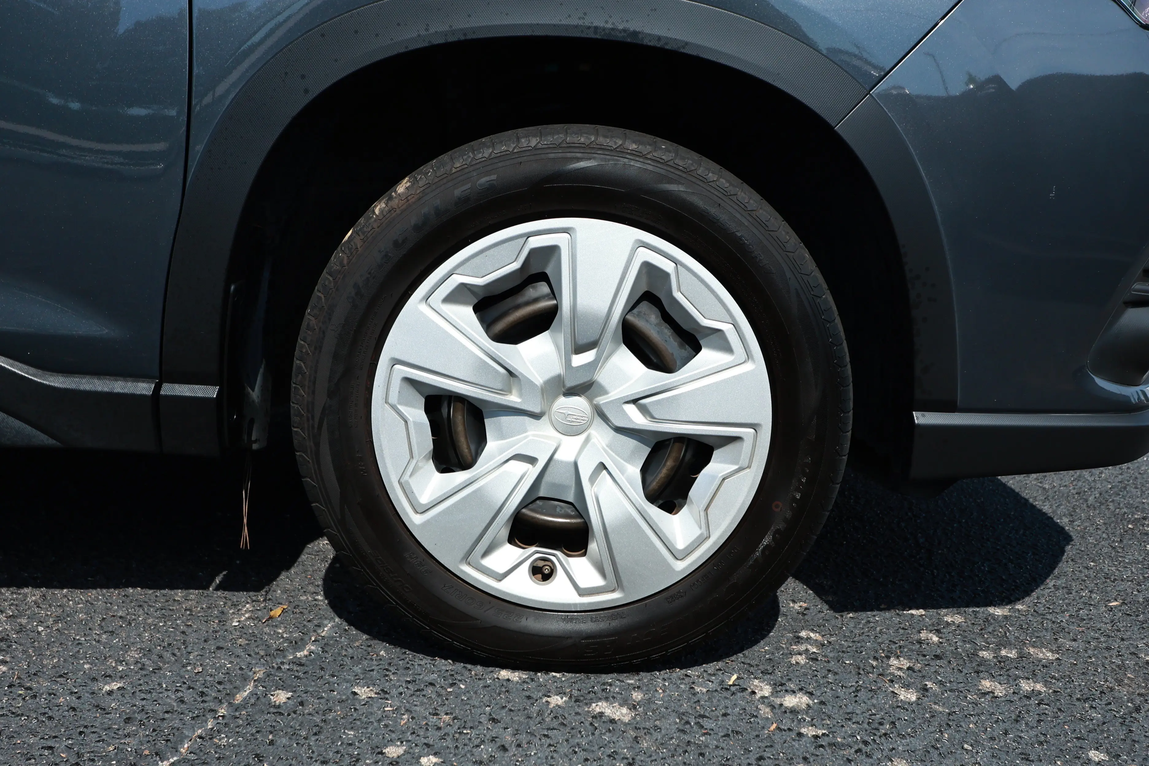 2023 Subaru Forester Base photo 5