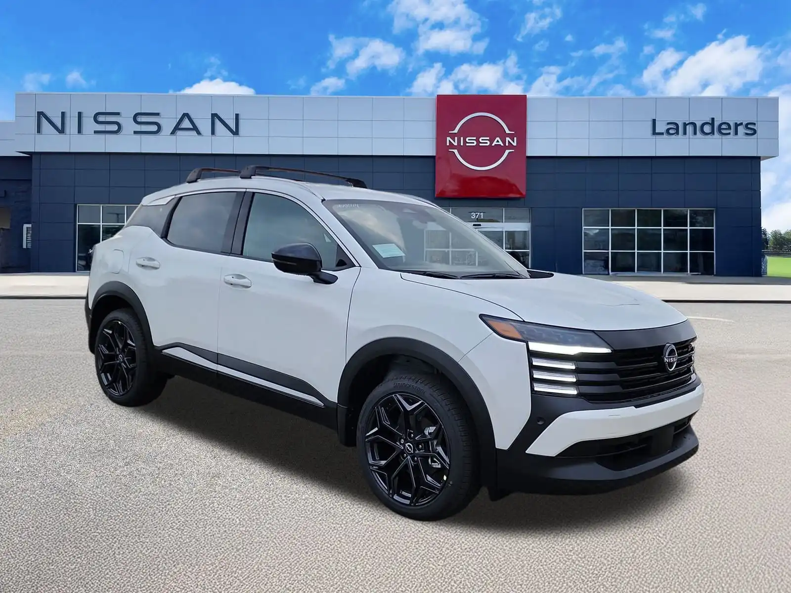 2026 Nissan Kicks 2.0 SR's photo