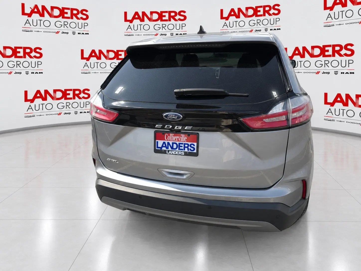 2021 Ford Edge SEL photo 5