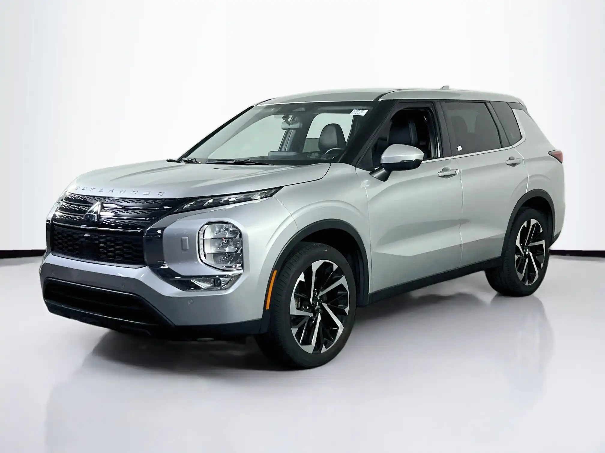 2024 Mitsubishi Outlander SE S-AWC's photo
