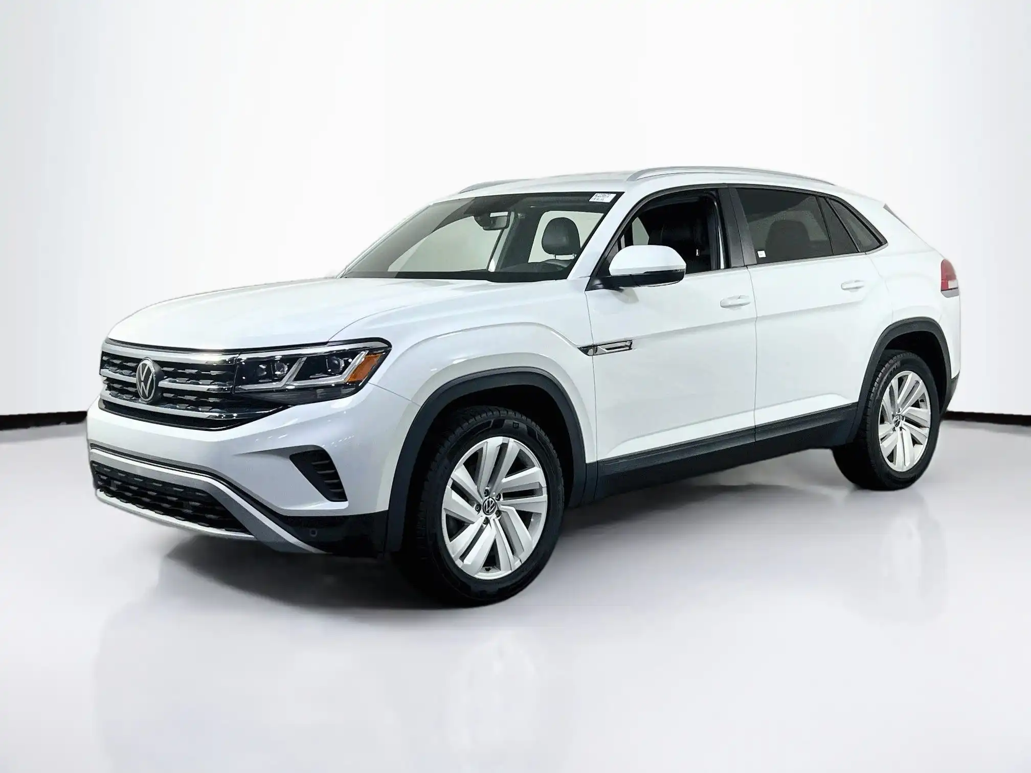 2022 Volkswagen Atlas Cross Sport 3.6L V6 SE w/Tech's photo