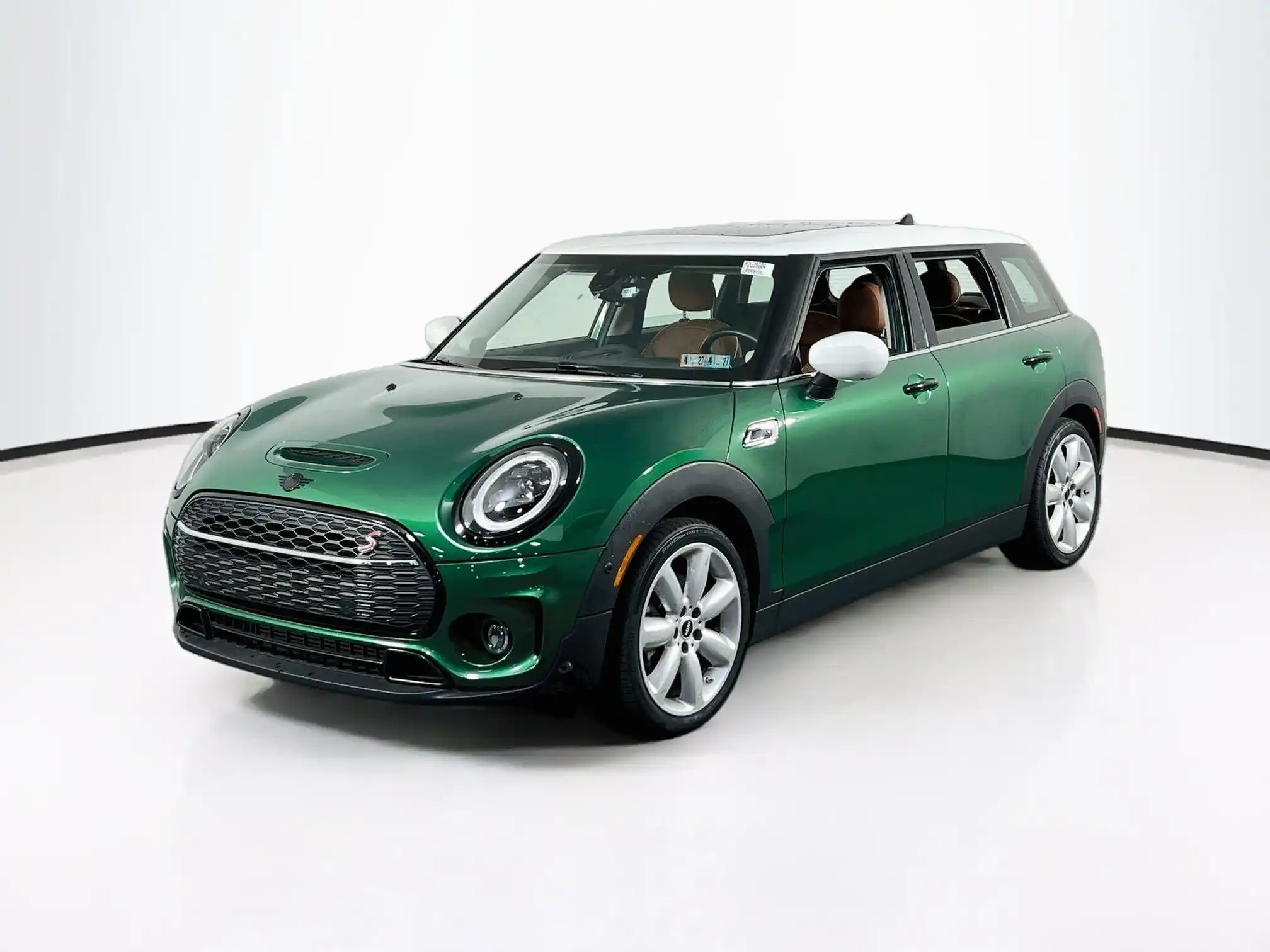 2024 MINI Clubman Cooper S's photo