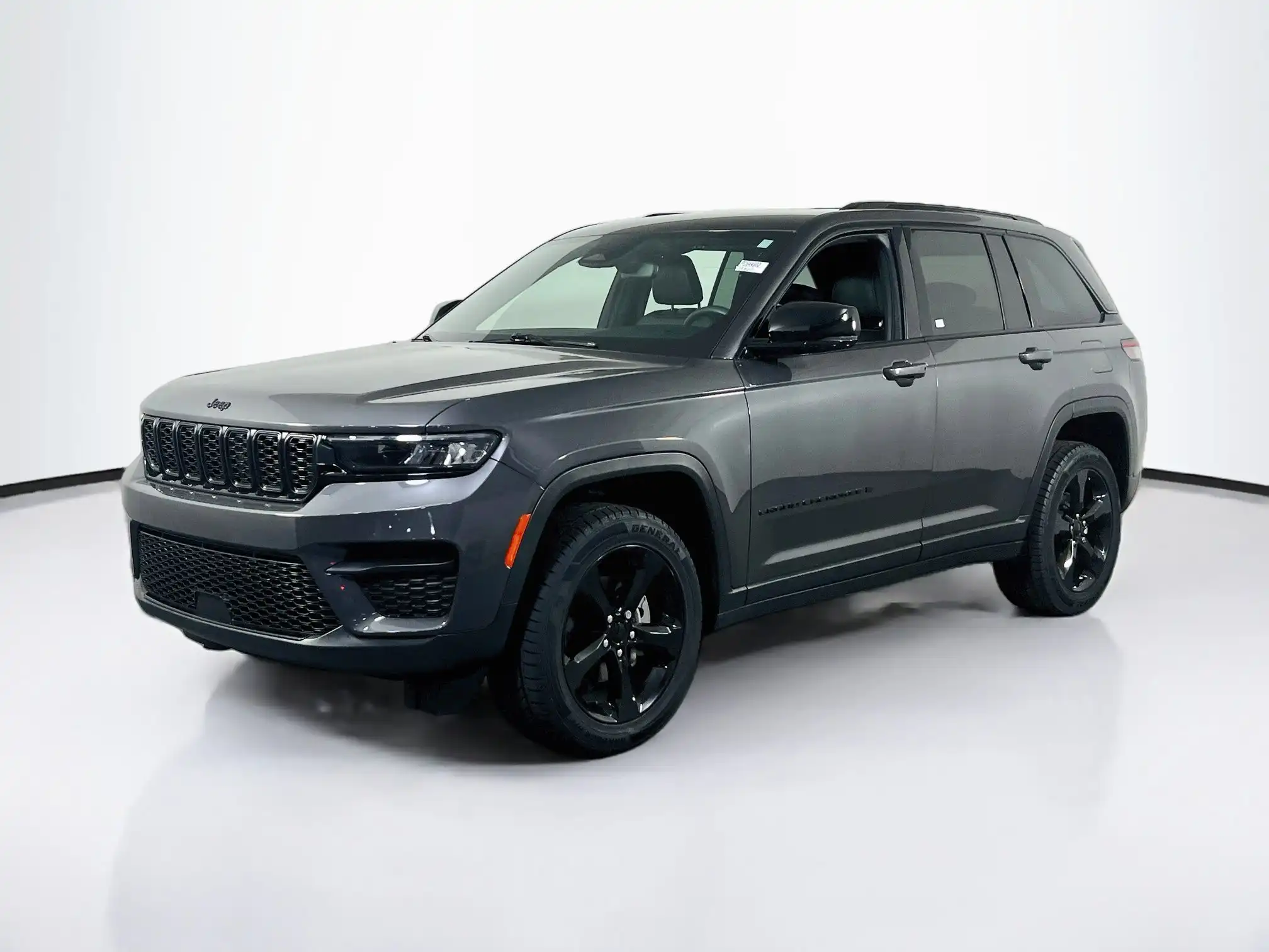2023 Jeep Grand Cherokee Altitude 4WD's photo
