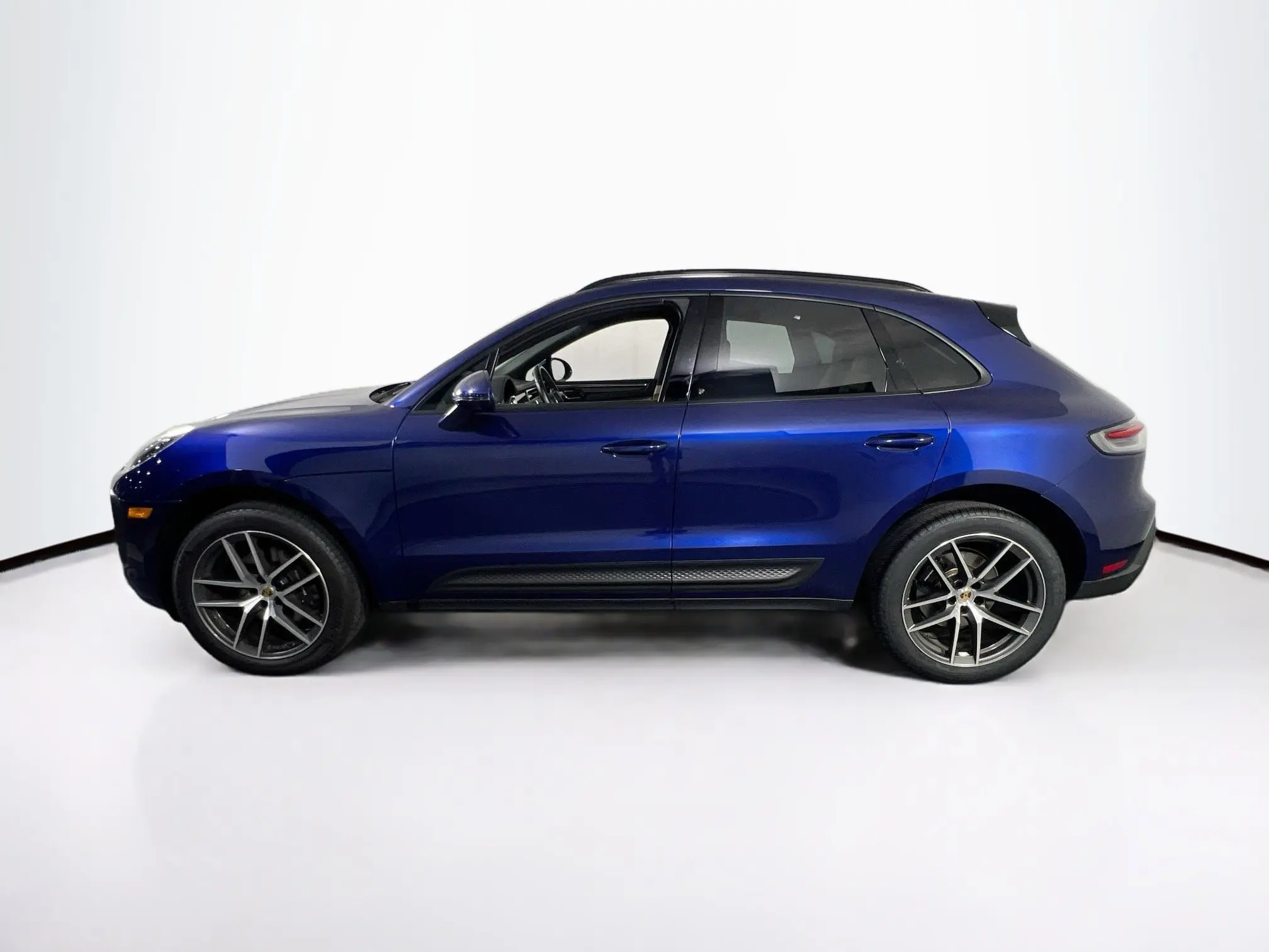 2024 Porsche Macan Base photo 5