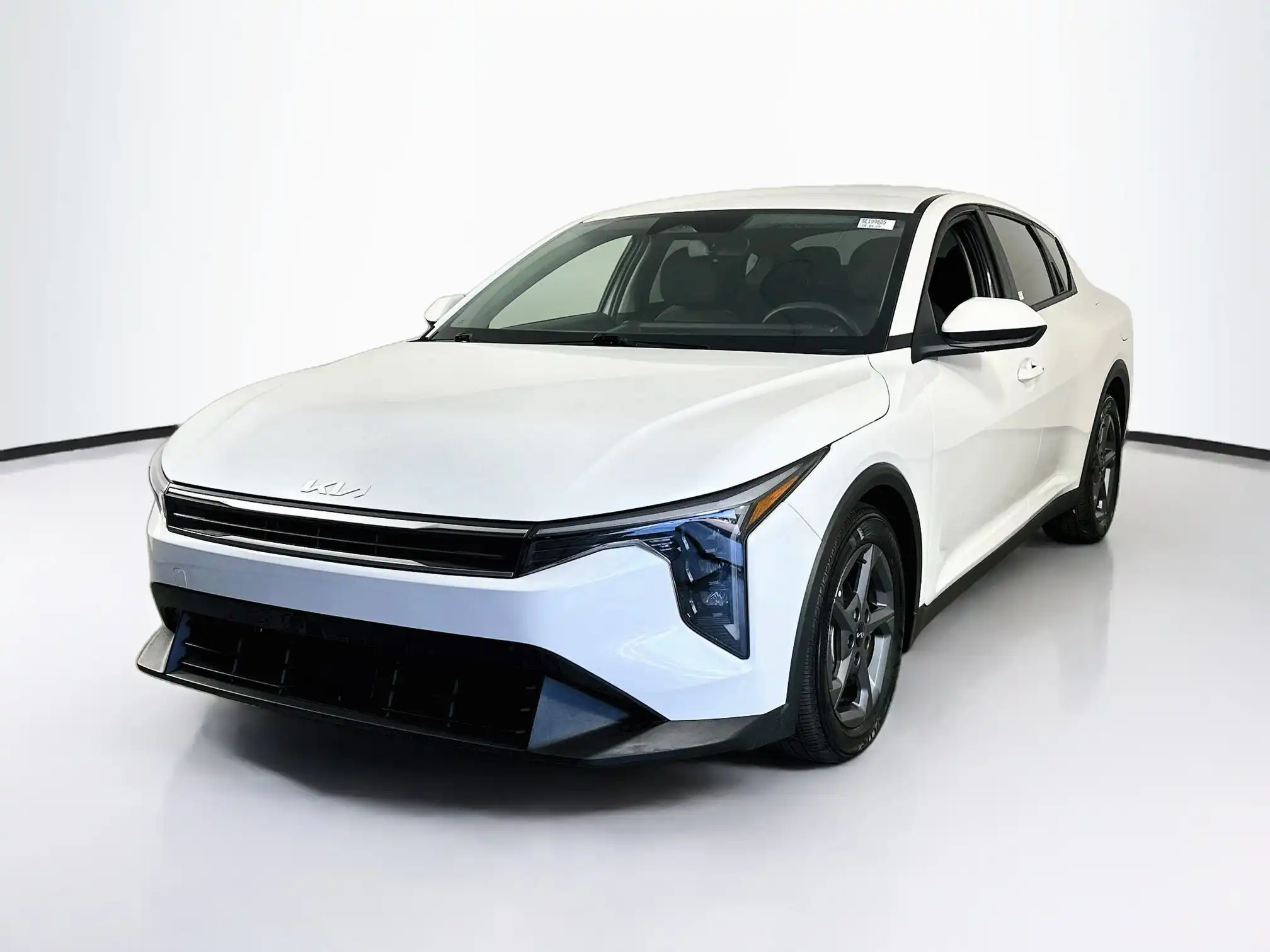 2025 Kia K4 LXS Auto's photo