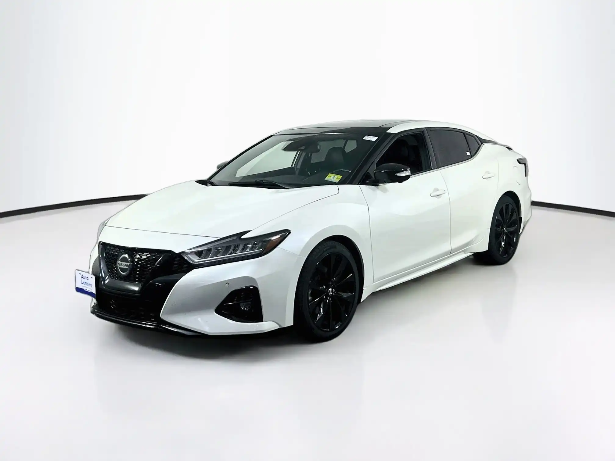 2021 Nissan Maxima SR's photo