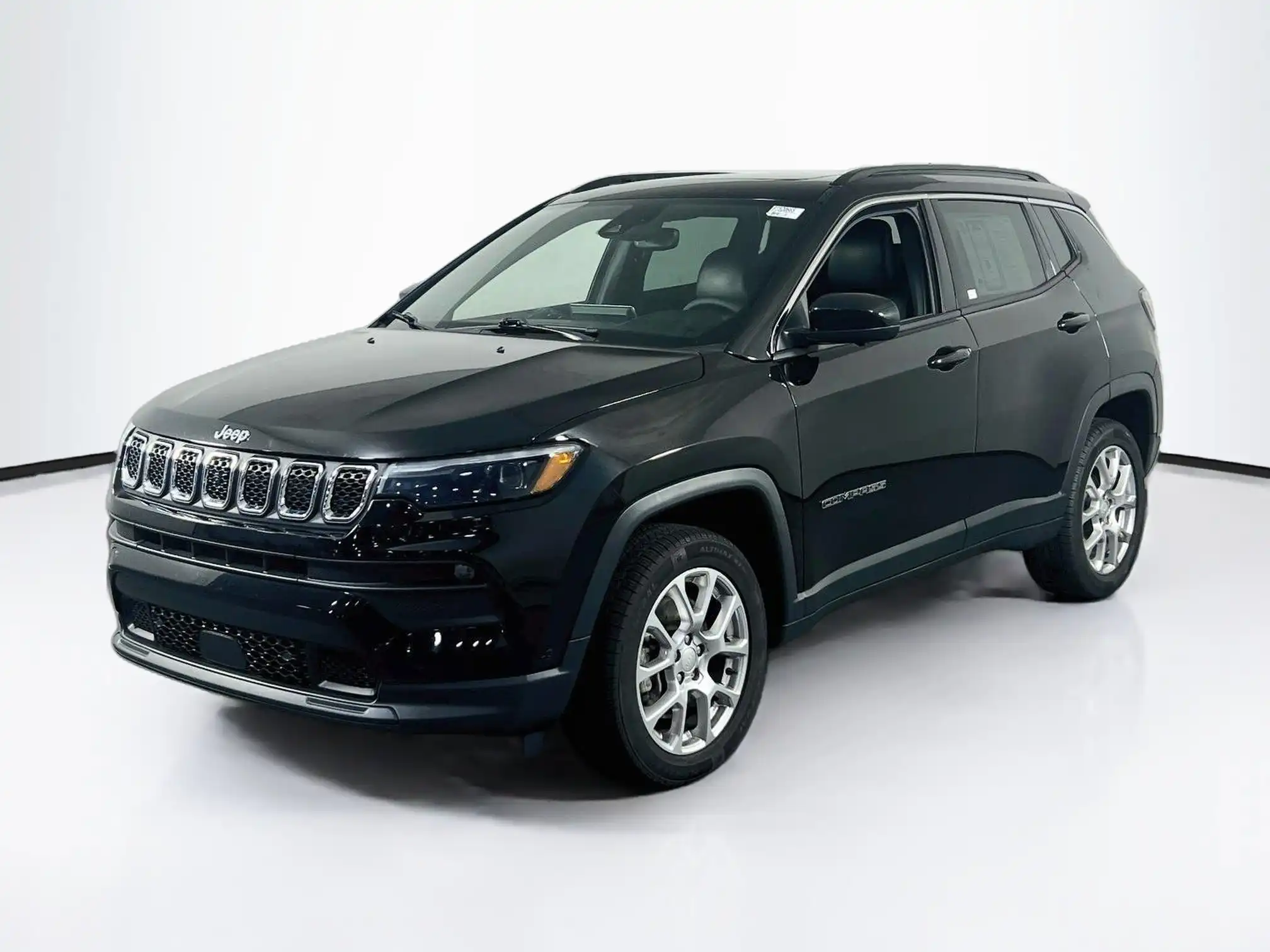 2023 Jeep Compass Latitude Lux 4WD's photo