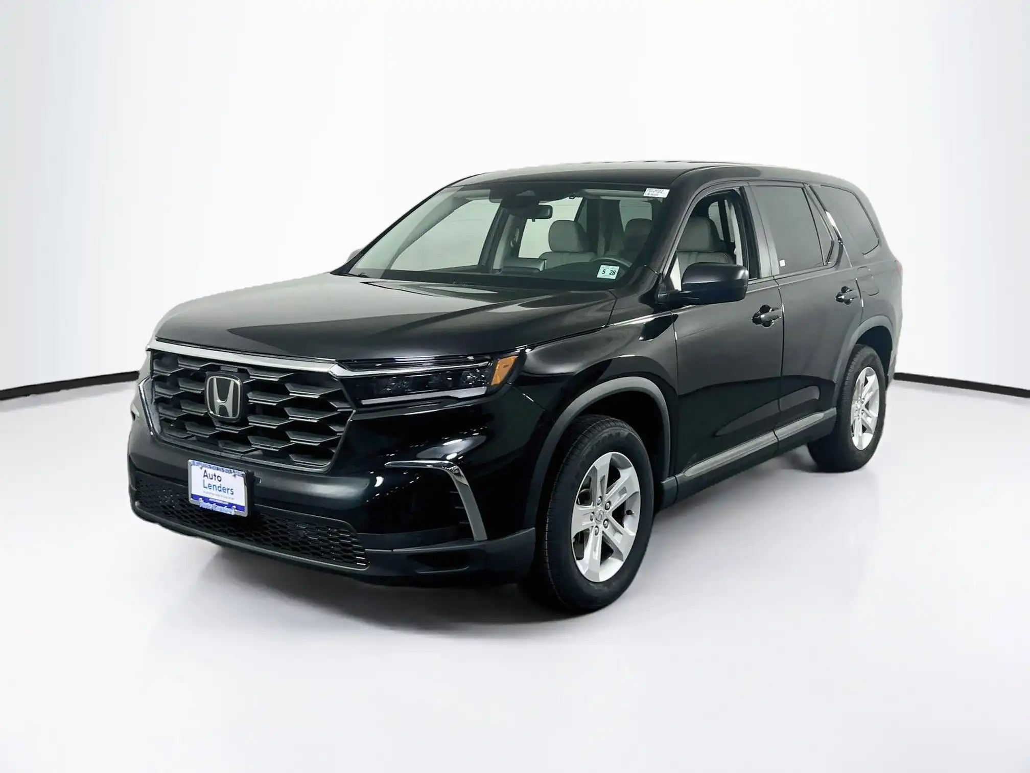 2023 Honda Pilot LX AWD's photo