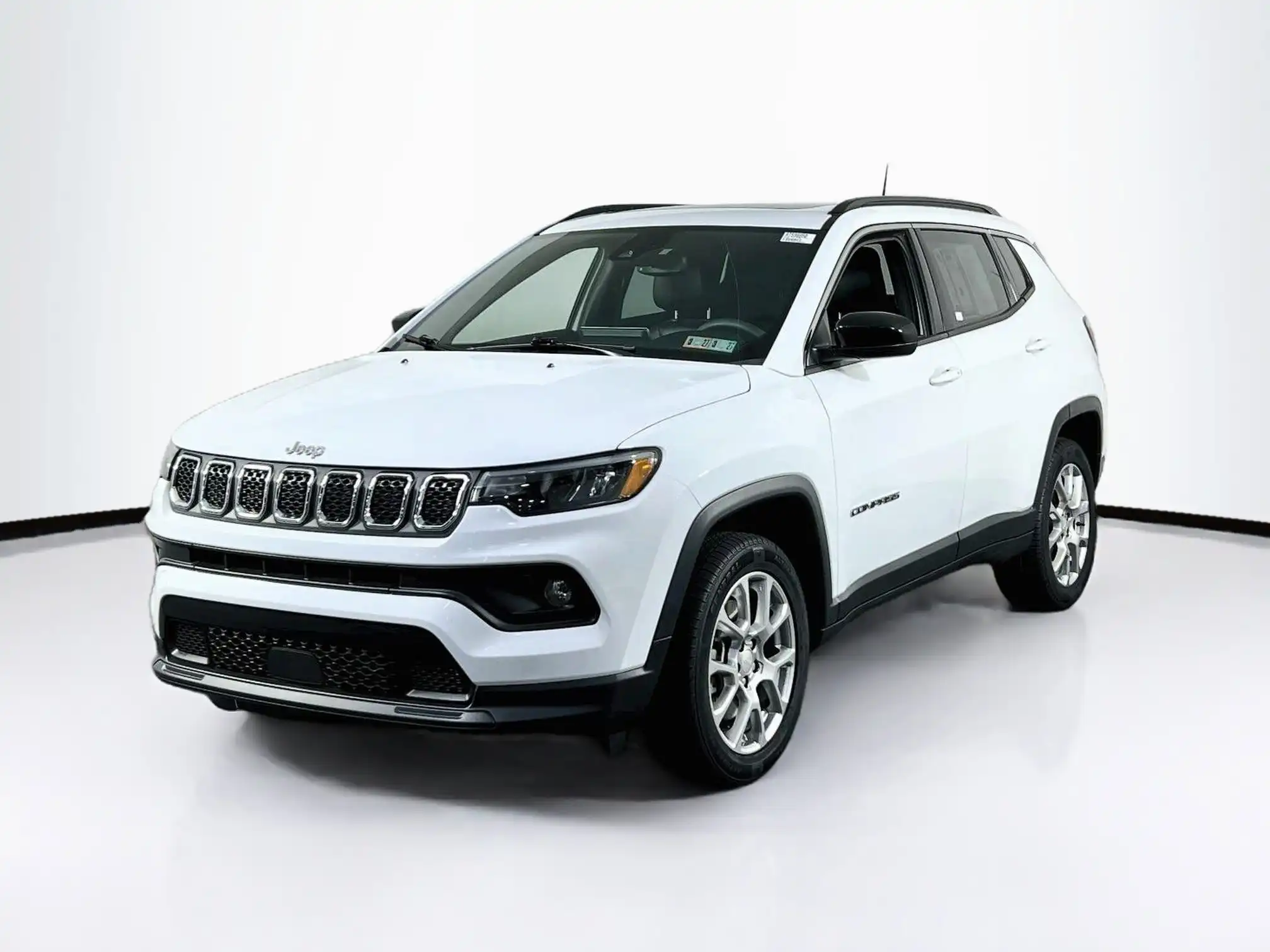 2024 Jeep Compass Latitude Lux 4X4's photo