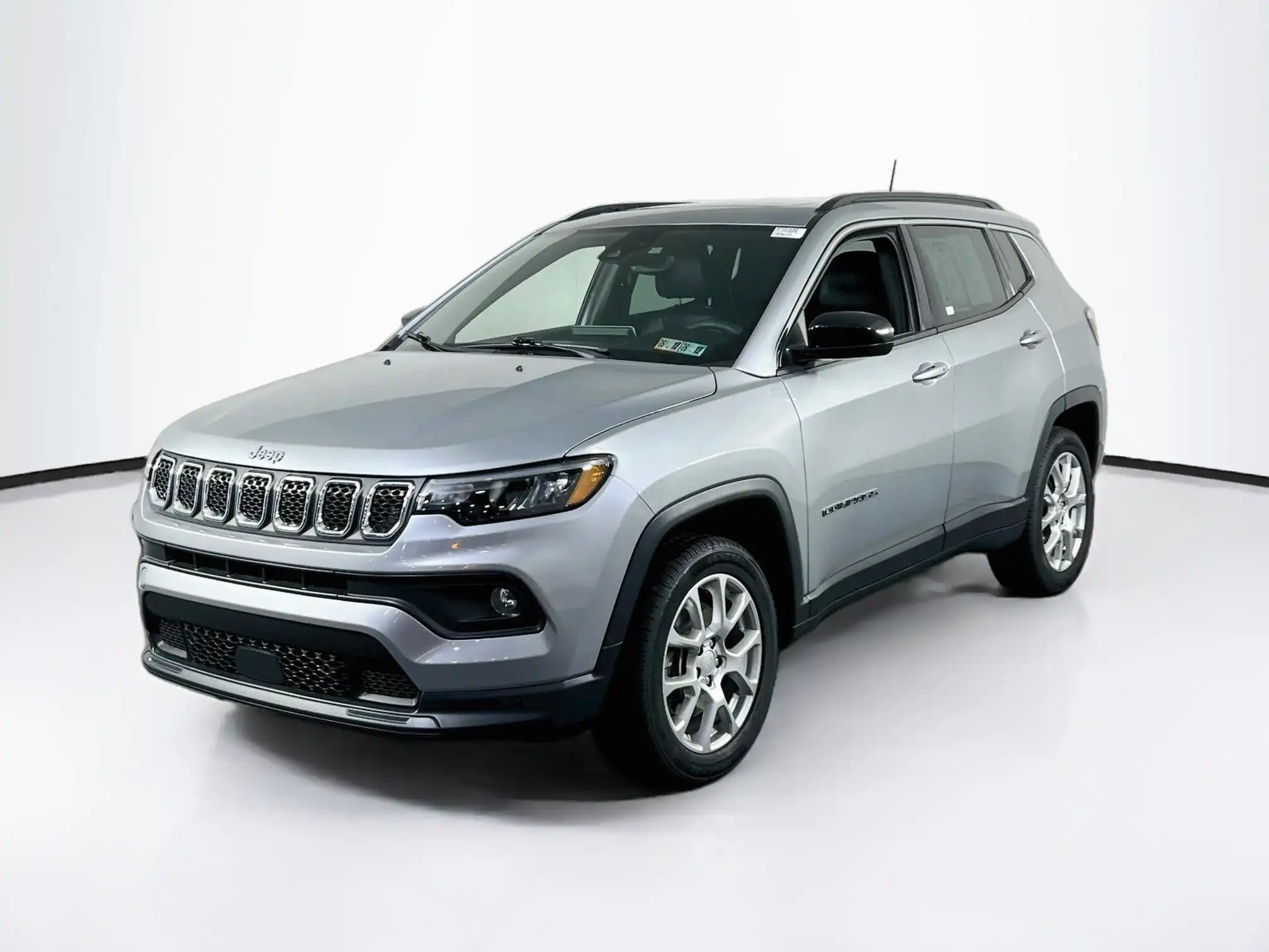 2024 Jeep Compass Latitude Lux 4X4's photo
