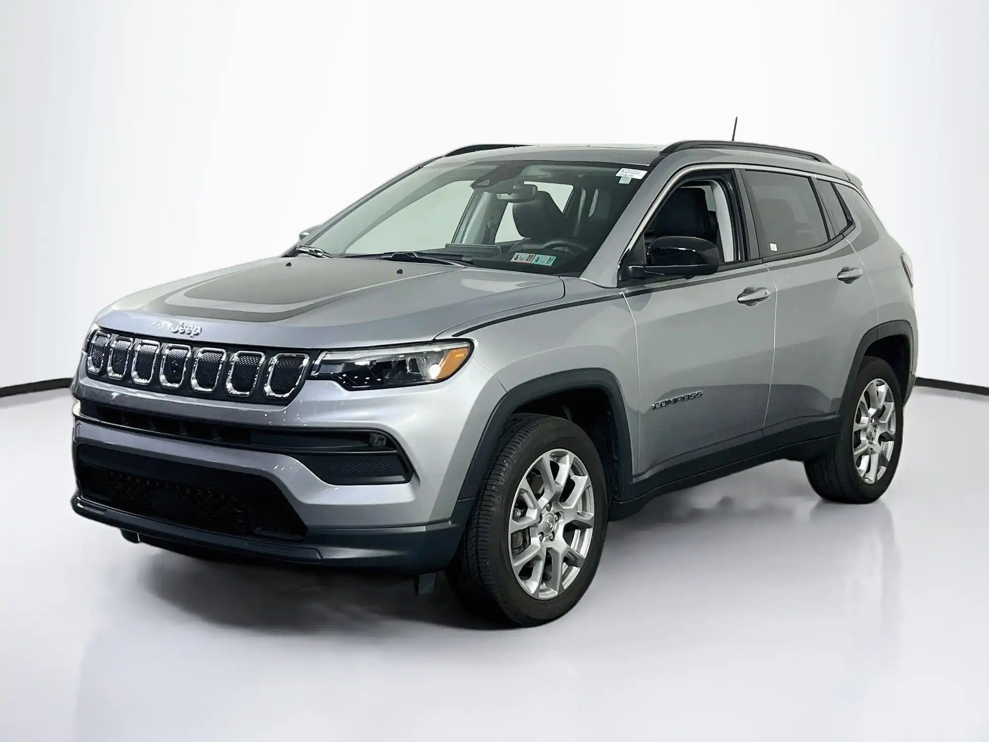 2022 Jeep Compass Latitude Lux 4X4's photo