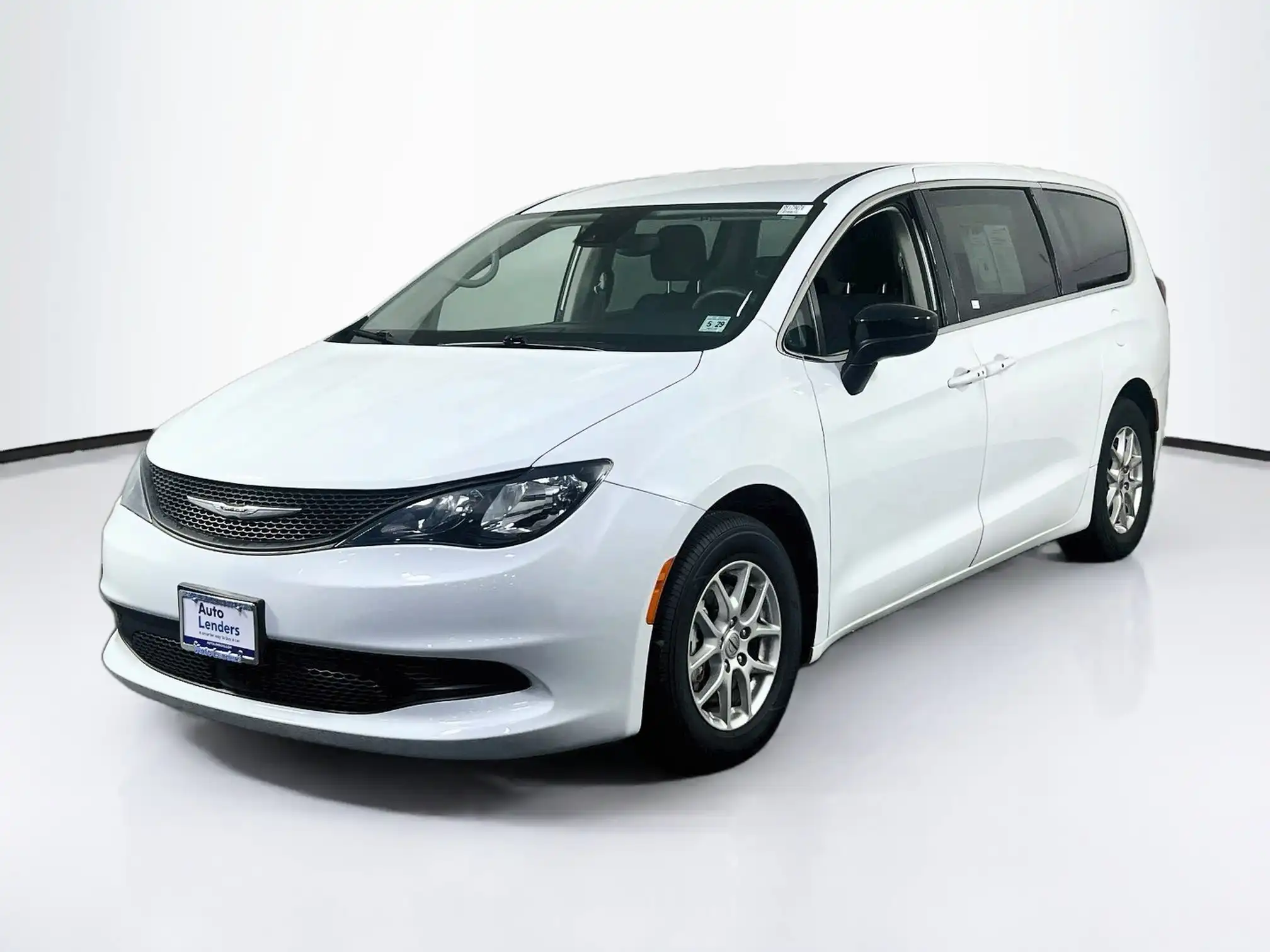 2024 Chrysler Voyager LX's photo