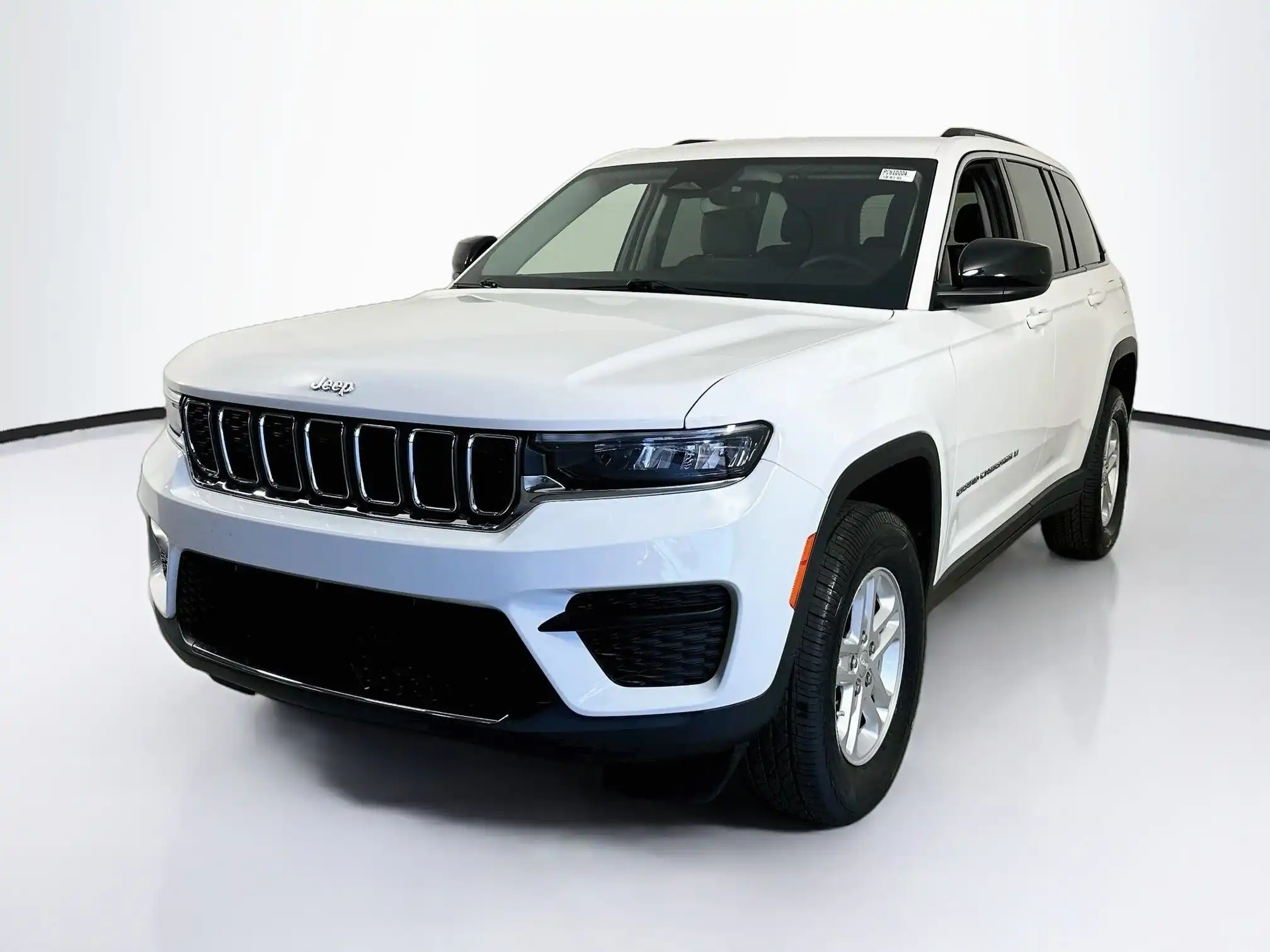 2023 Jeep Grand Cherokee Laredo's photo