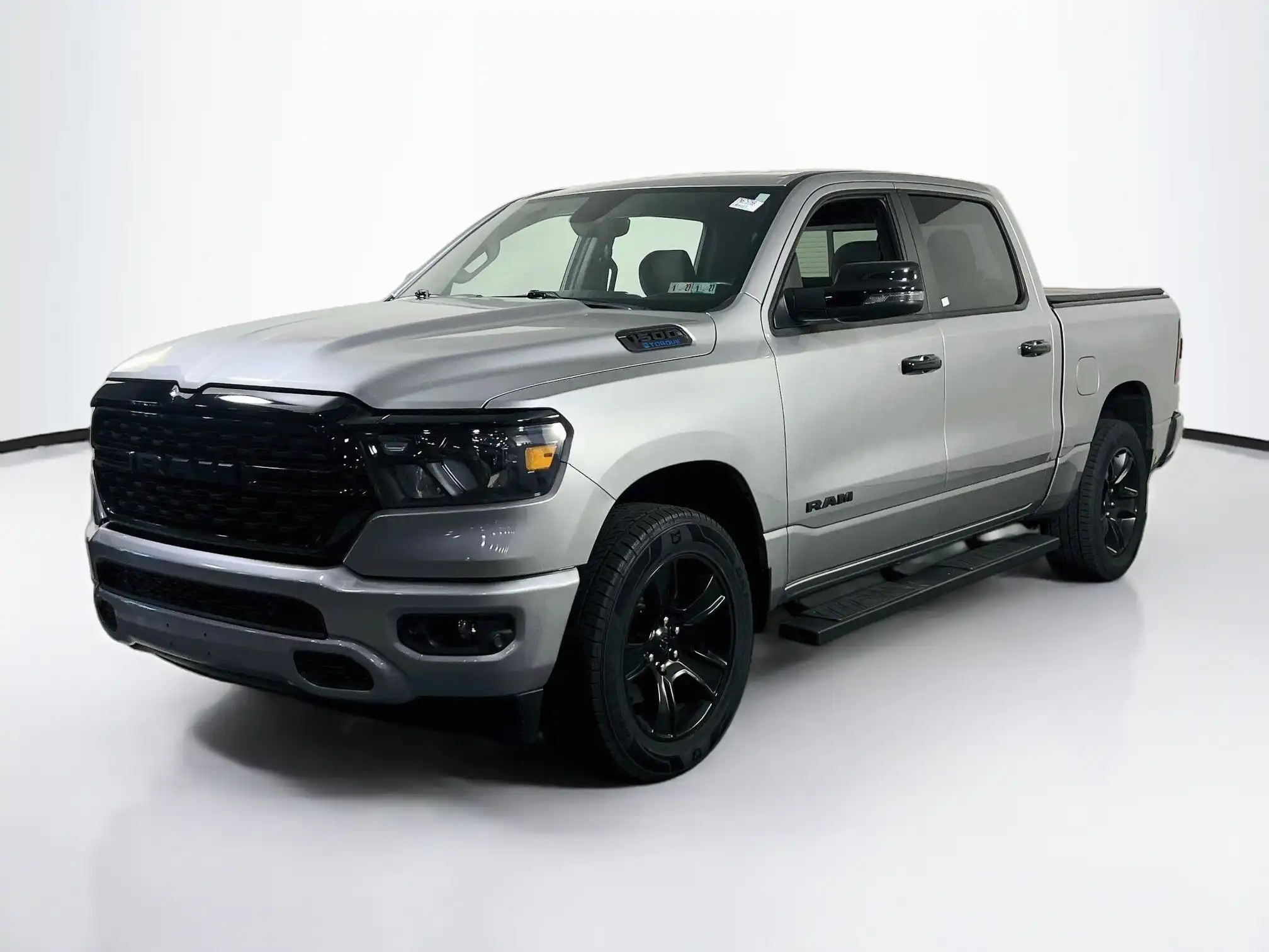 2023 RAM 1500 Big Horn/Lone Star 4WD Crew Cab 5'7's photo
