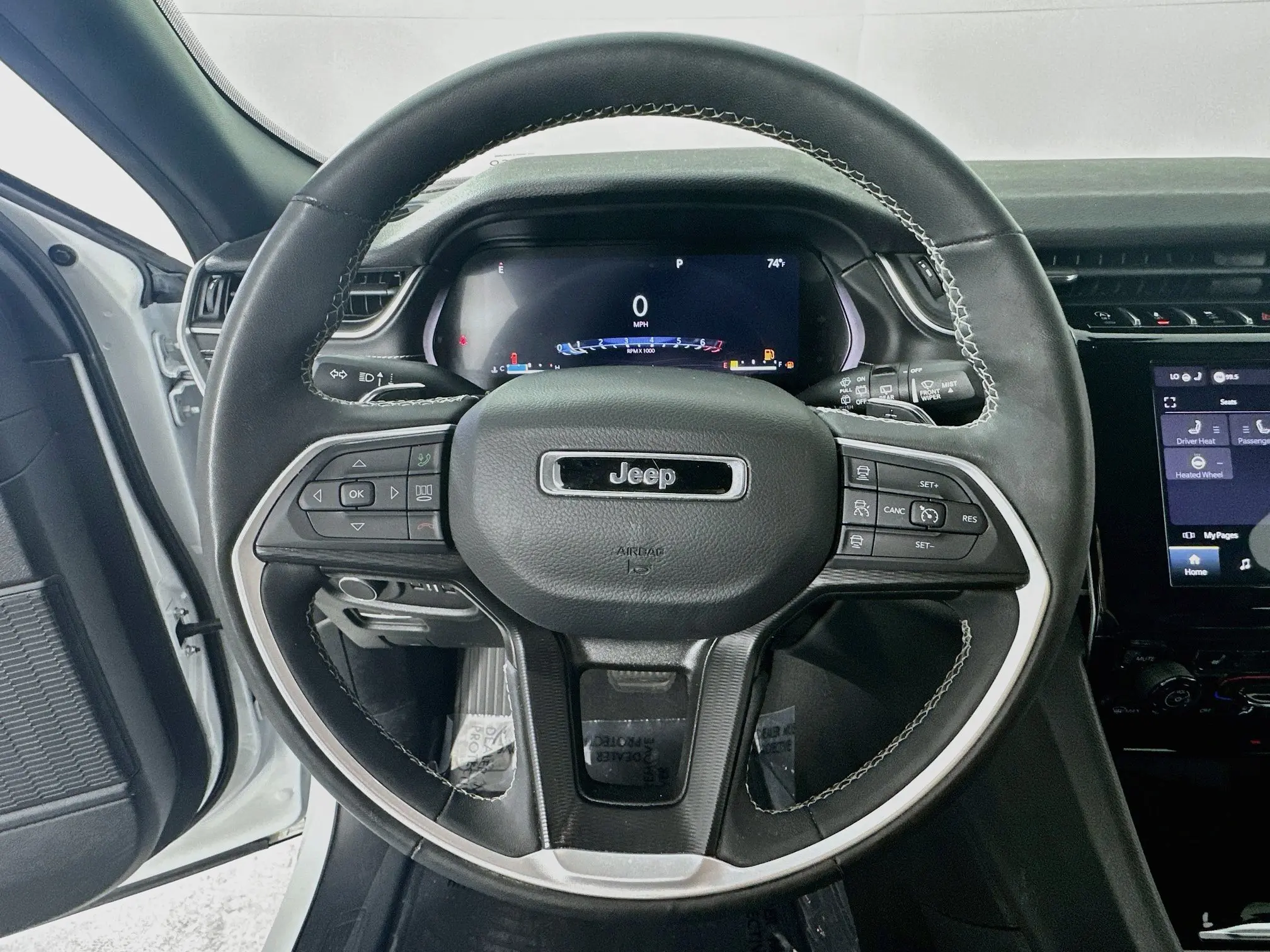 2023 Jeep Grand Cherokee L Altitude photo 4