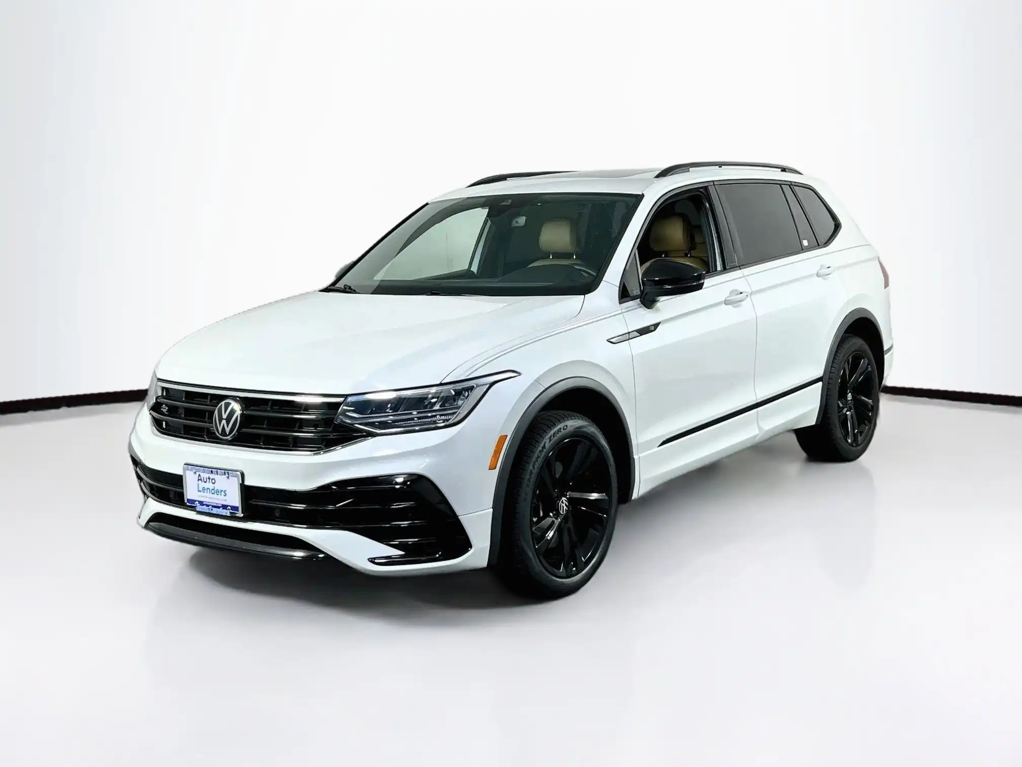 2024 Volkswagen Tiguan 2.0T SE R-Line Black 4Motion's photo