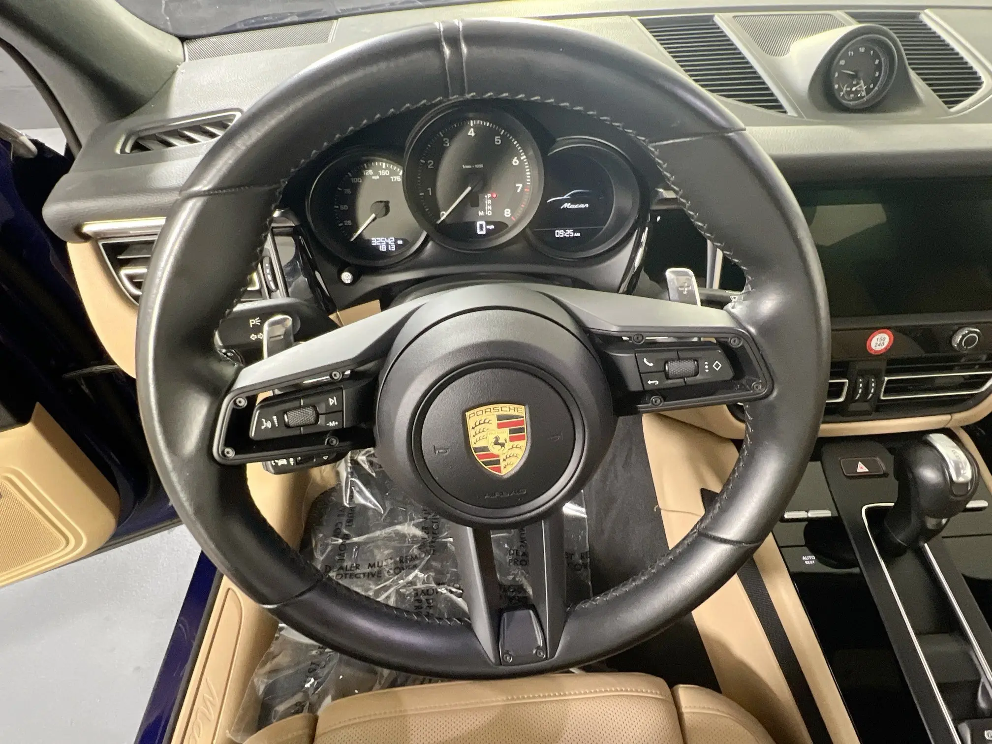 2024 Porsche Macan Base photo 4