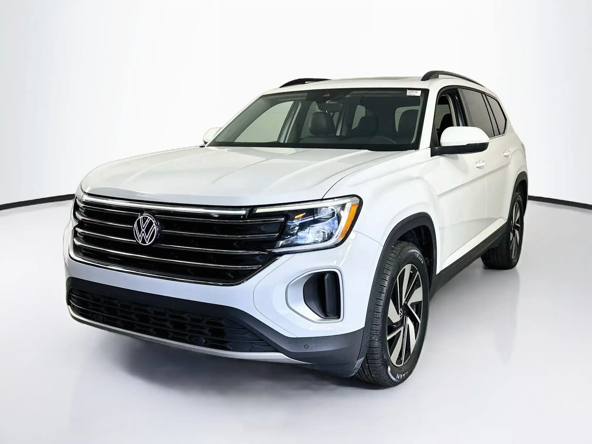 2024 Volkswagen Atlas 2.0T SE with Tech's photo