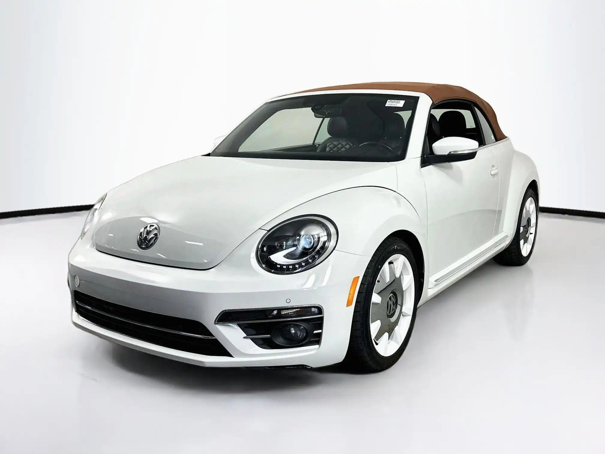 2019 Volkswagen Beetle 2.0T SE Convertible Auto's photo