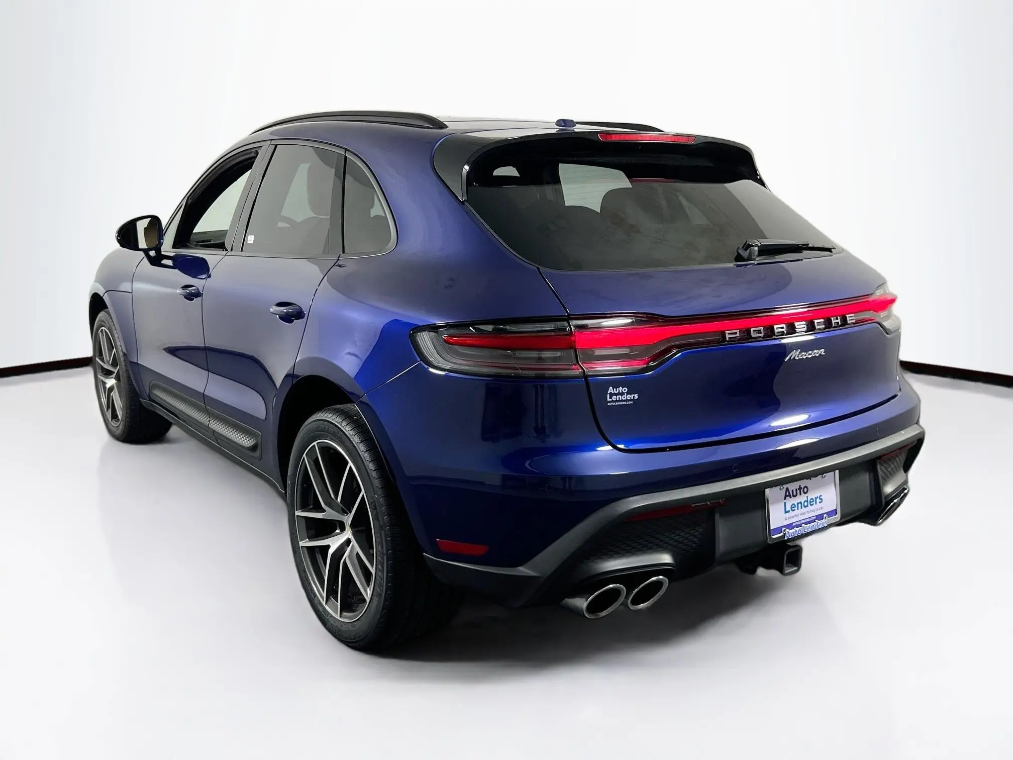 2024 Porsche Macan Base photo 3
