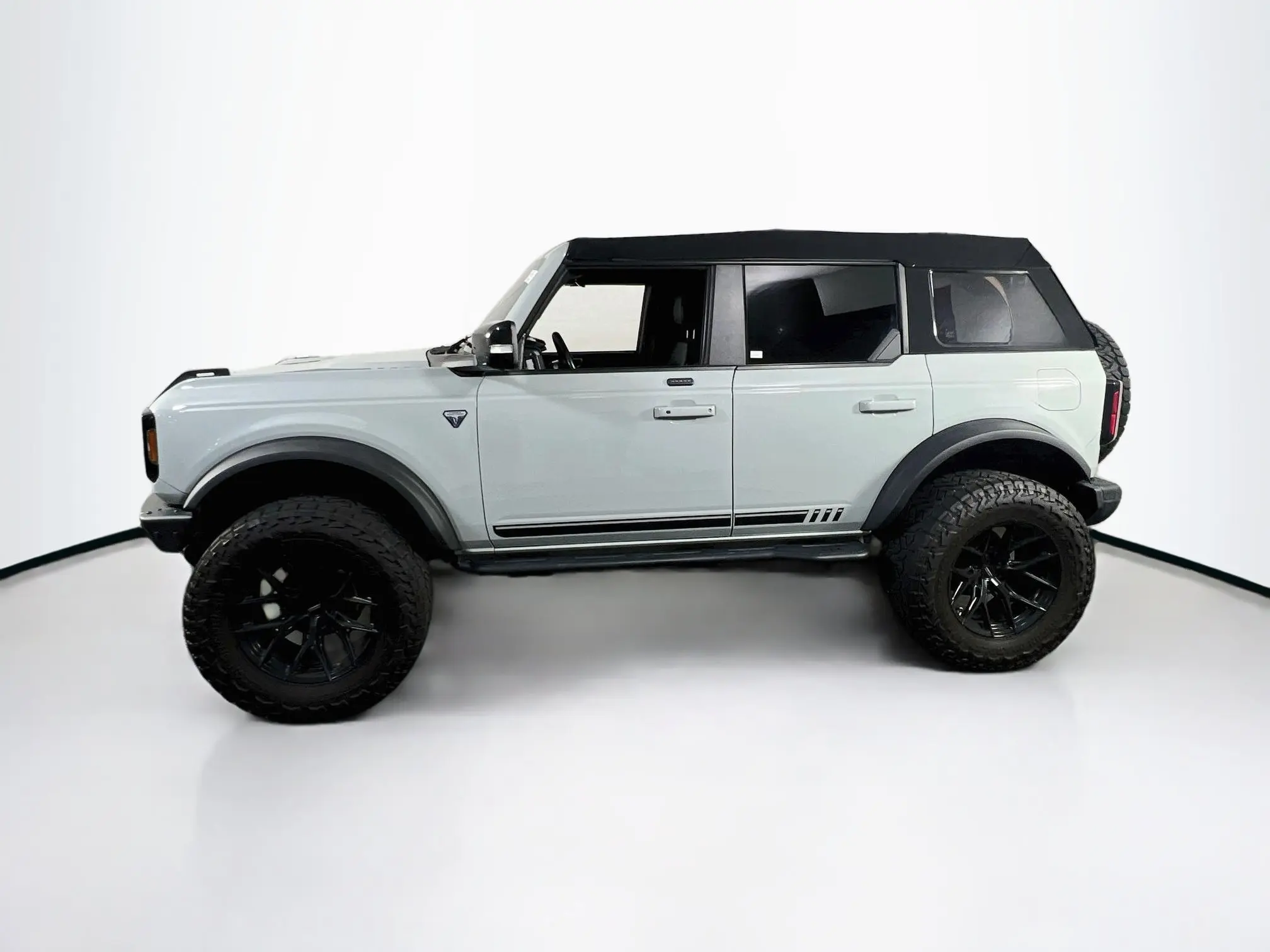 2021 Ford Bronco First Edition Advanced 4x4 photo 5