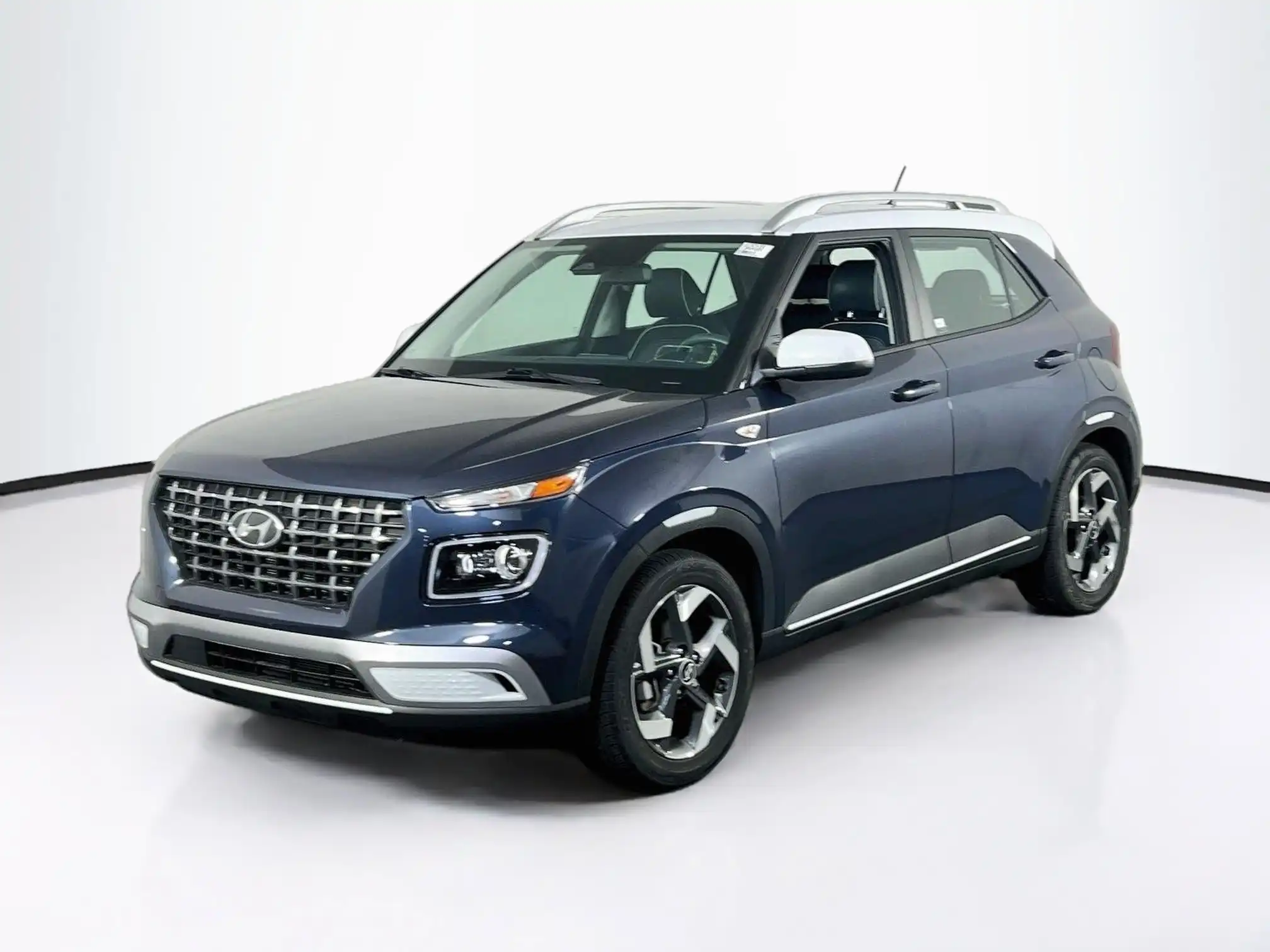 2023 Hyundai Venue Limited IVT's photo