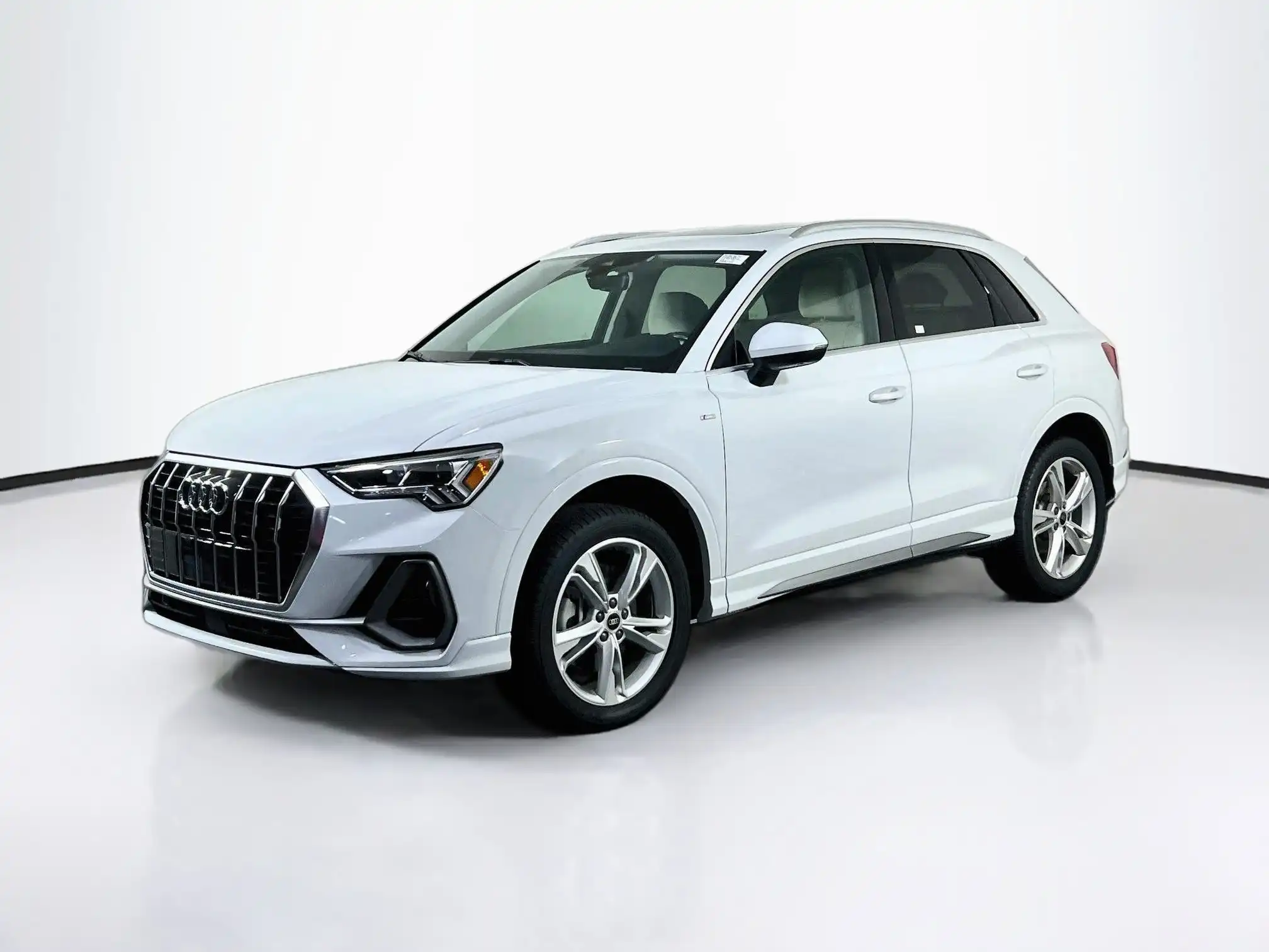 2023 Audi Q3 45 TFSI S Line Premium Plus quattro's photo