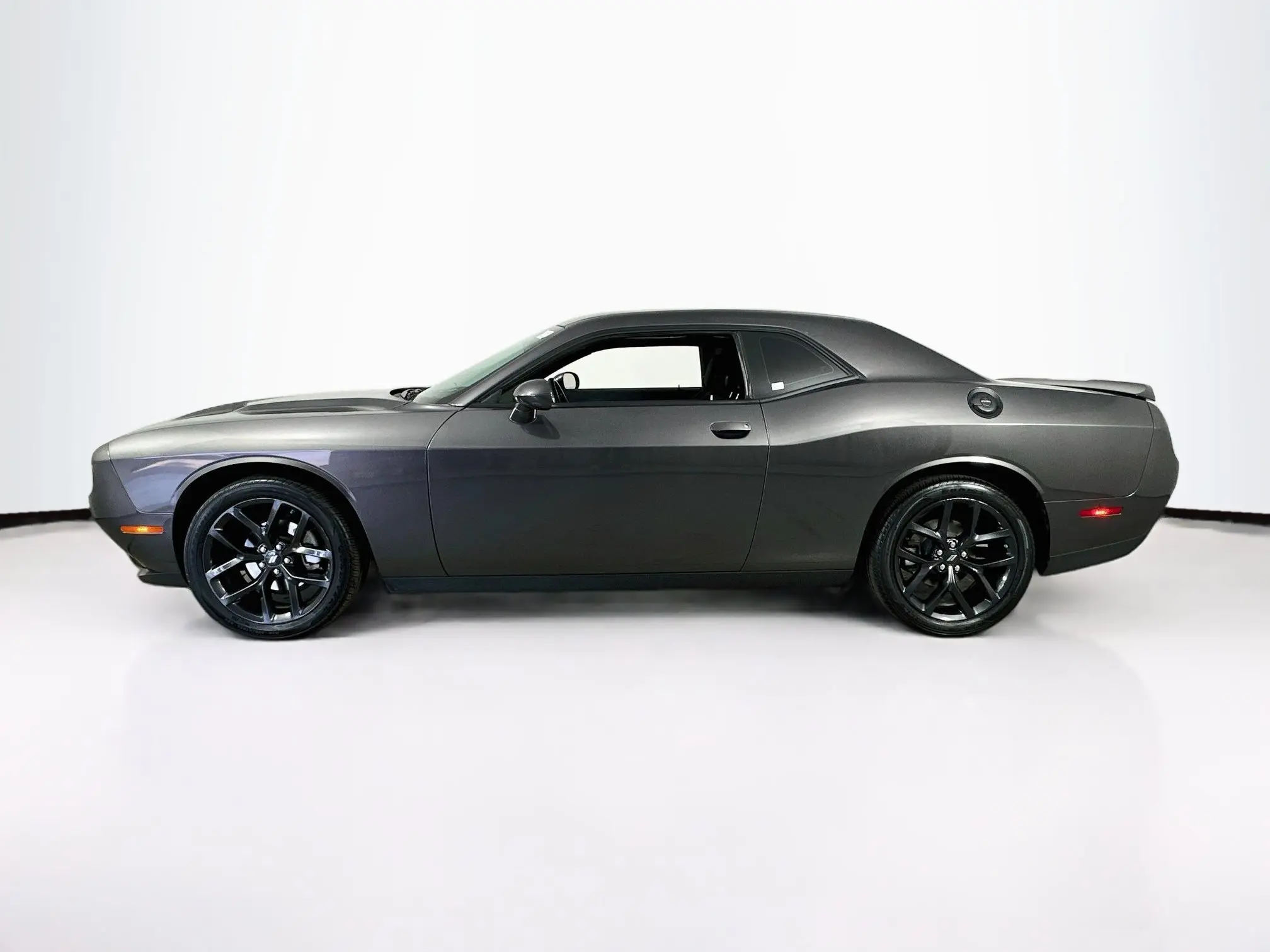 2023 Dodge Challenger SXT Auto photo 5