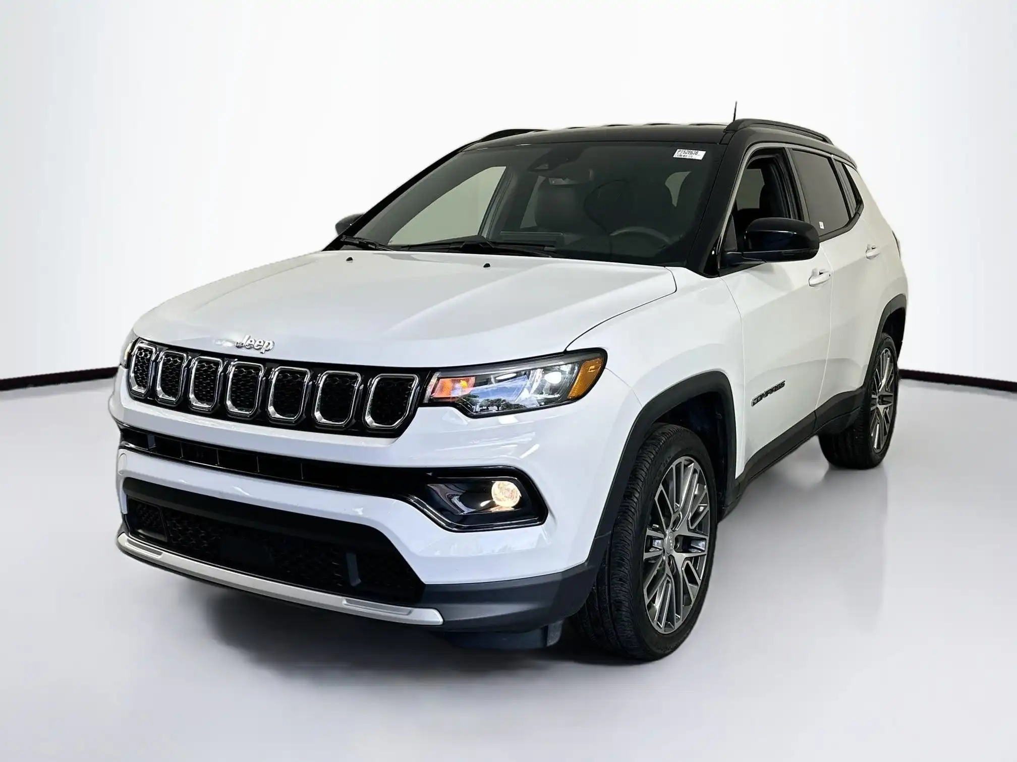 2023 Jeep Compass Limited 4X4's photo