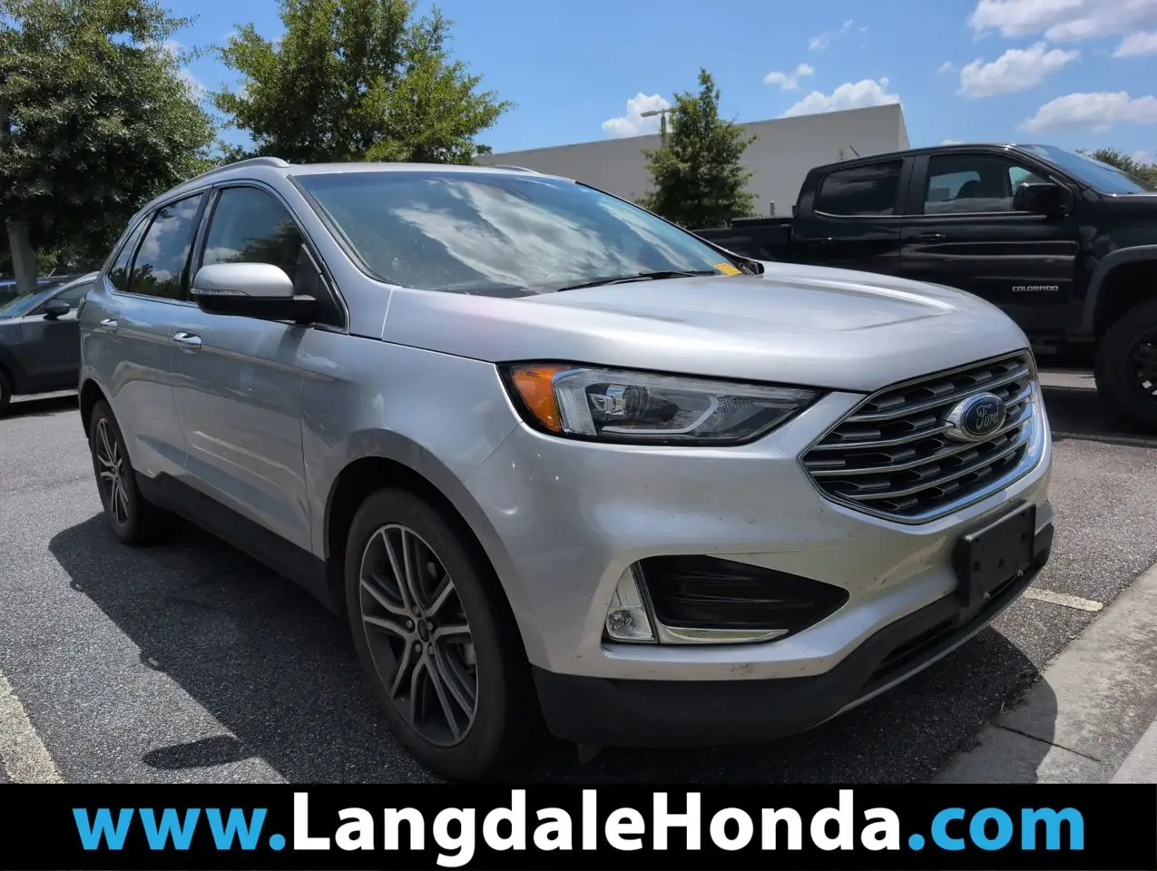 2019 Ford Edge Titanium photo 1