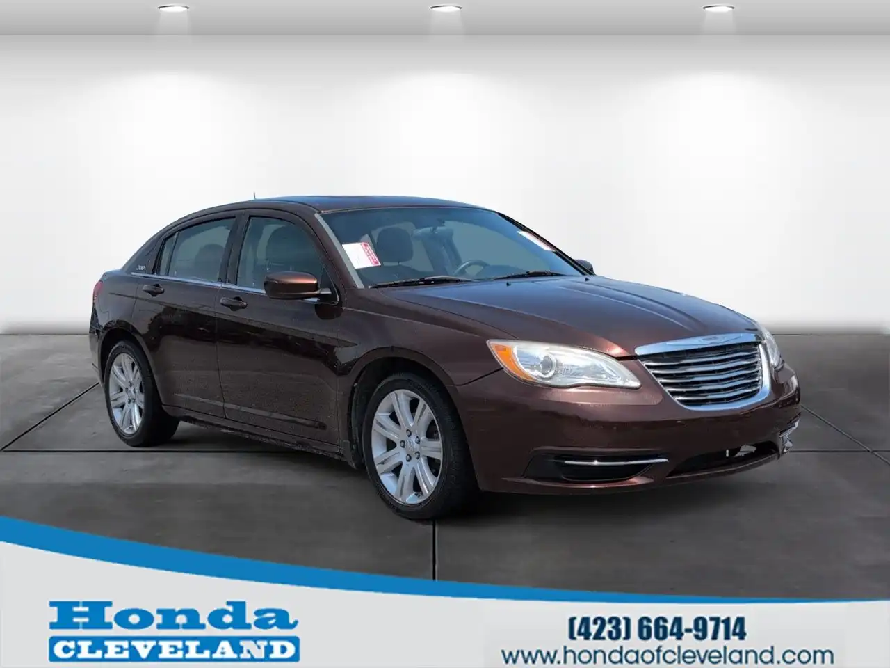2013 Chrysler 200 LX's photo