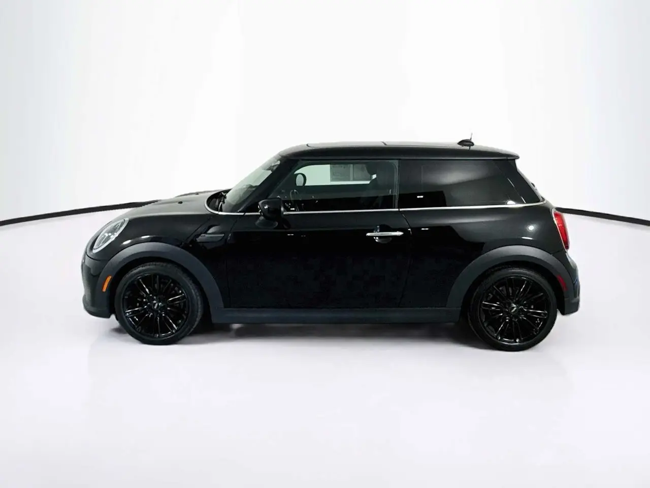 2022 MINI Hardtop Oxford Edition photo 4