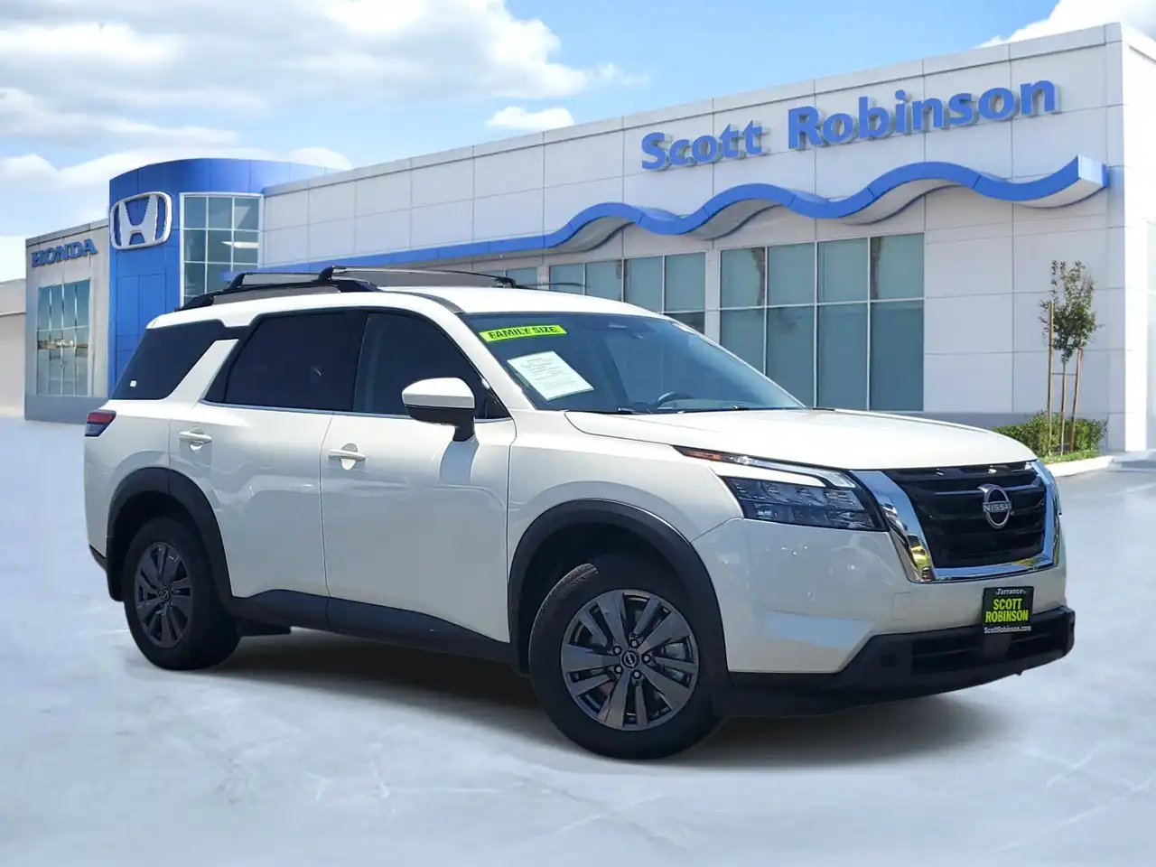 2024 Nissan Pathfinder SV 2WD's photo