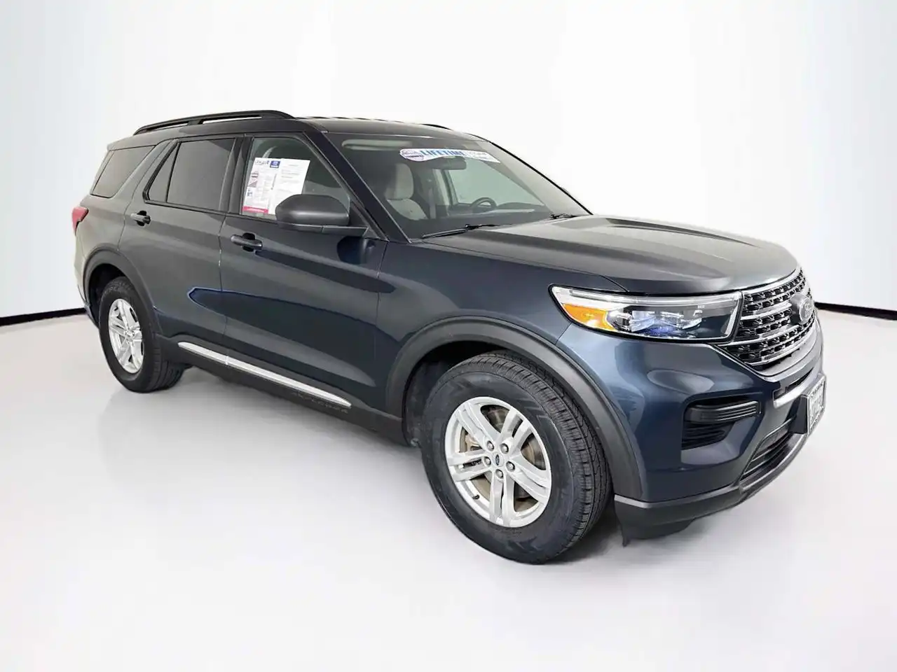 2023 Ford Explorer XLT RWD's photo