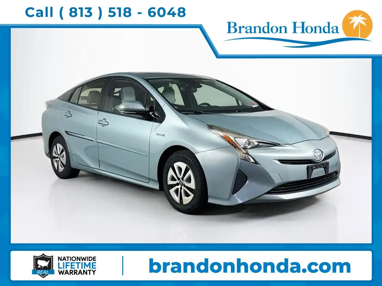2017 Toyota Prius Four's photo
