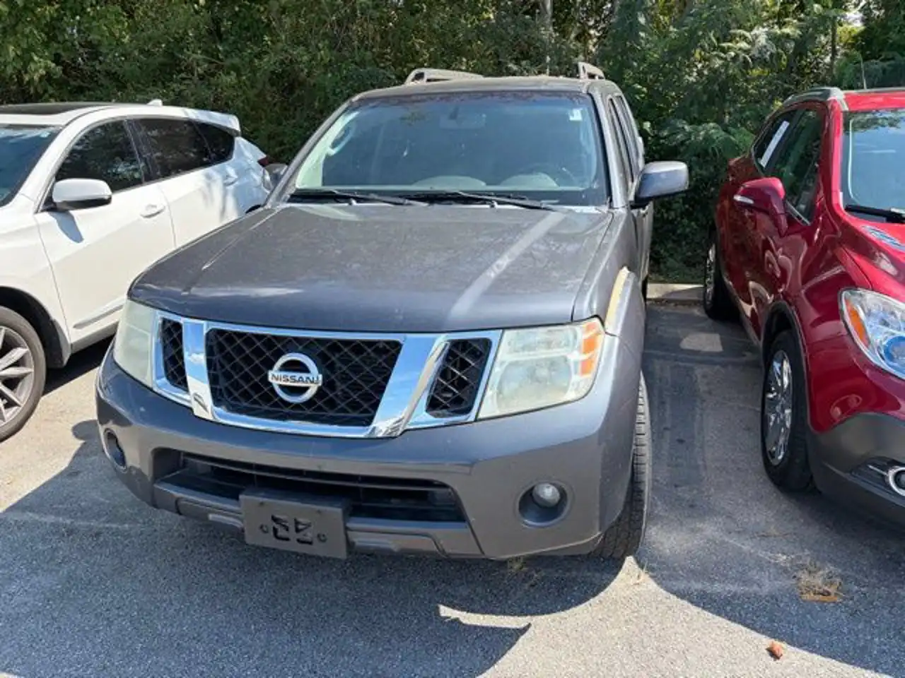 2011 Nissan Pathfinder SV 4WD's photo