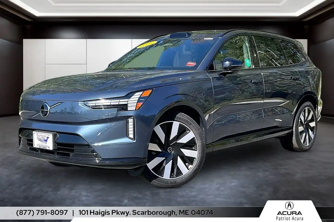 2025 Volvo EX90 Twin Motor Performance Ultra 7-Seater's photo