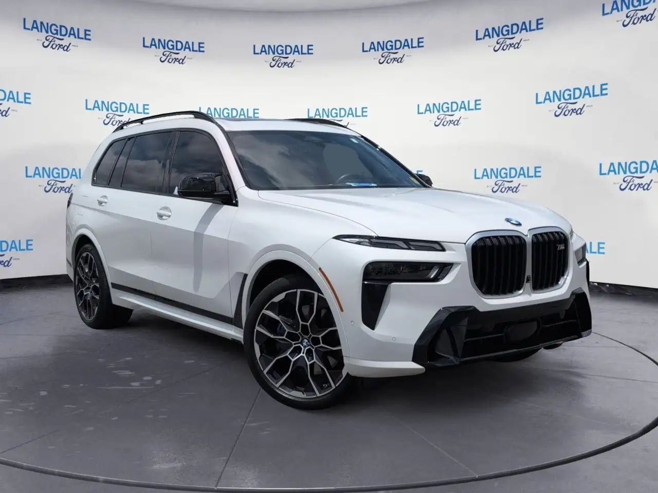 2025 BMW X7 M60i's photo