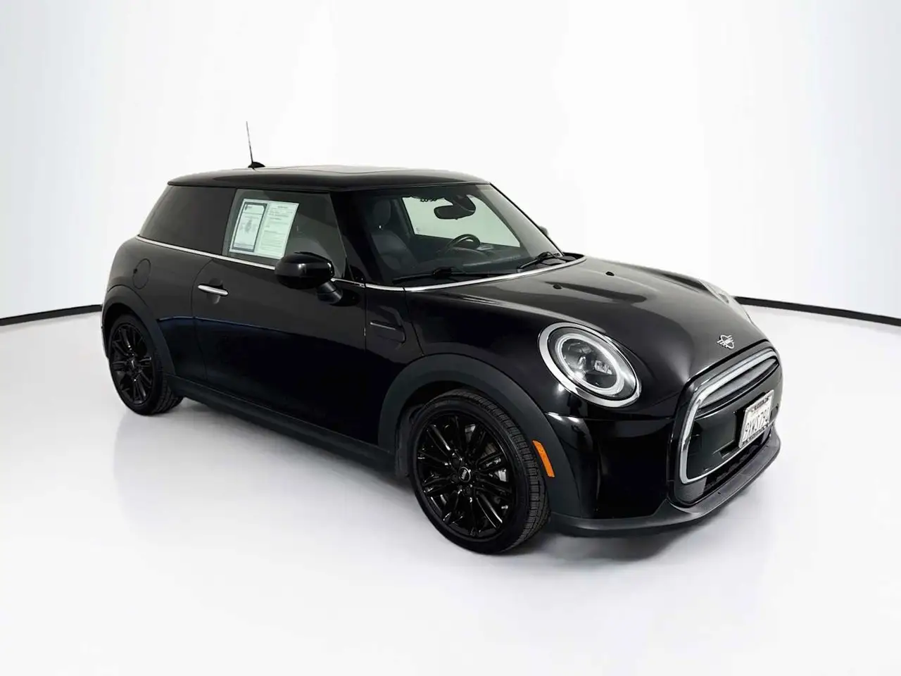 2022 MINI Hardtop Oxford Edition photo 1