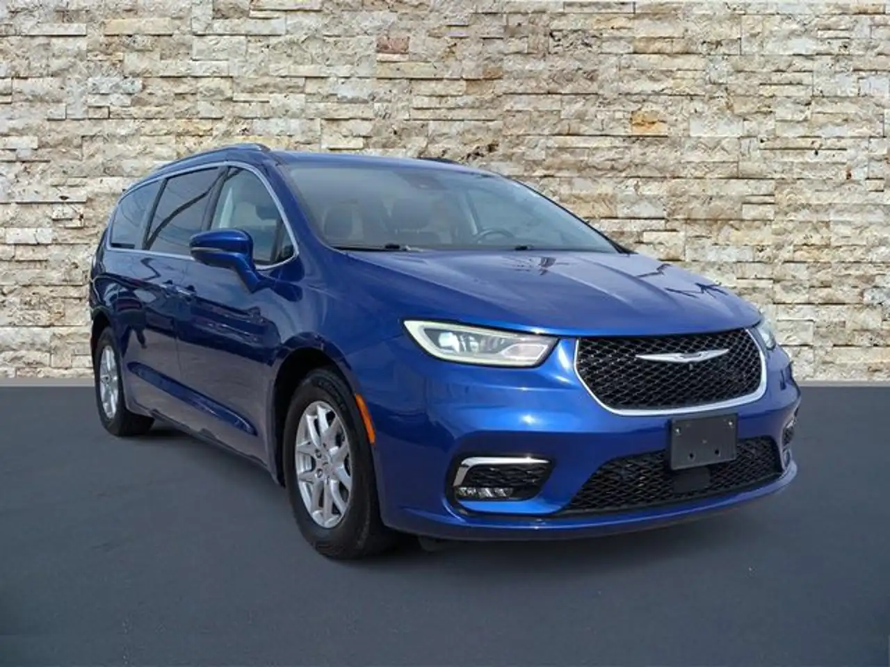 2021 Chrysler Pacifica Touring L's photo