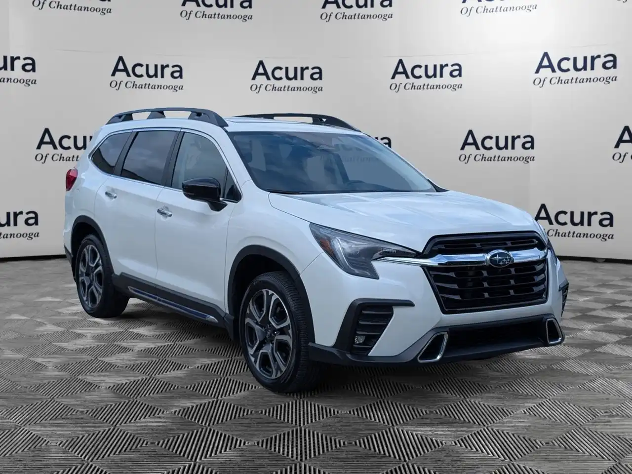 2024 Subaru Ascent Touring's photo
